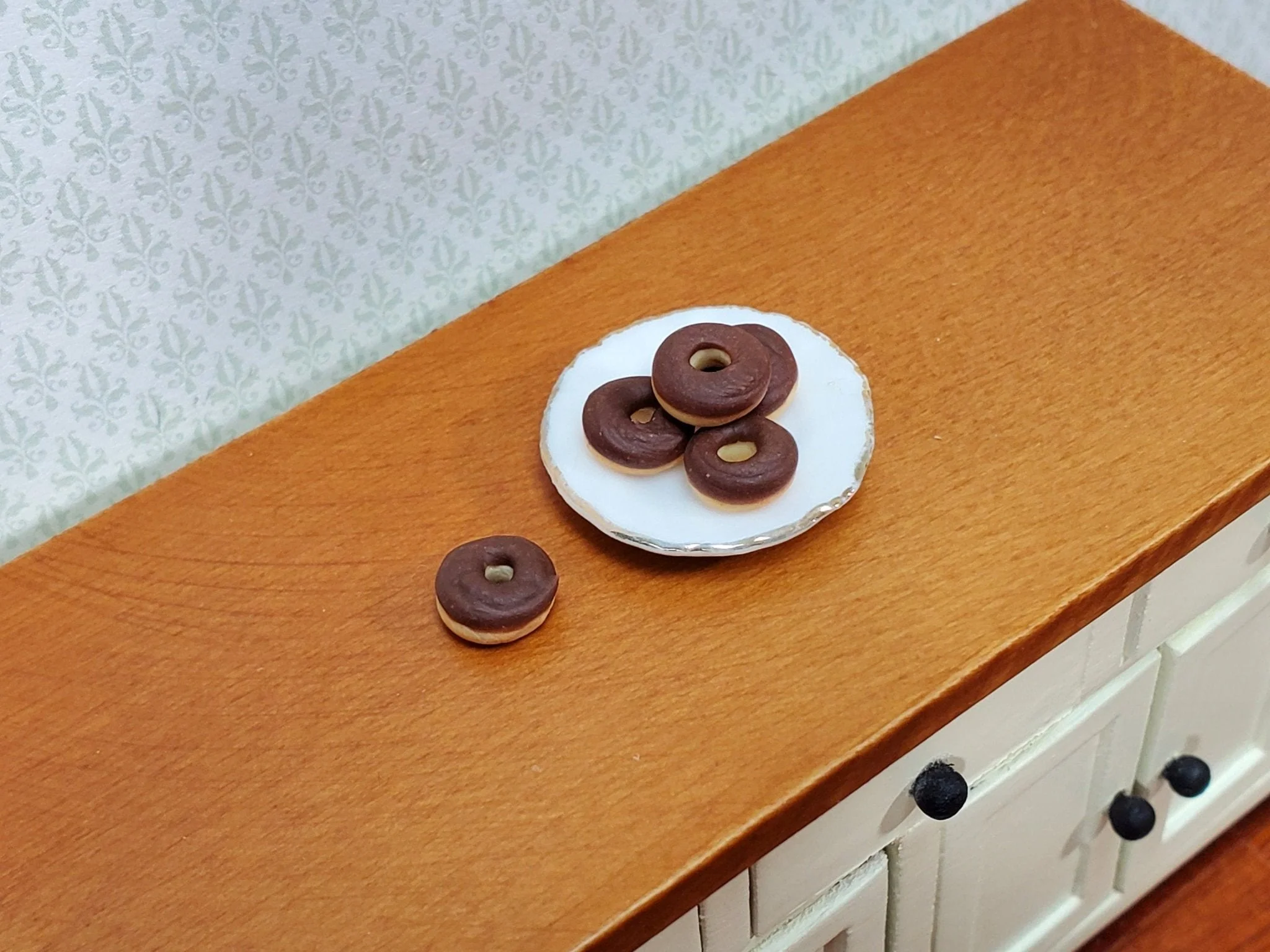 Dollhouse Donuts x5 Chocolate Frosted 1:12 Scale Miniature Food Dessert Bakery - Image 4