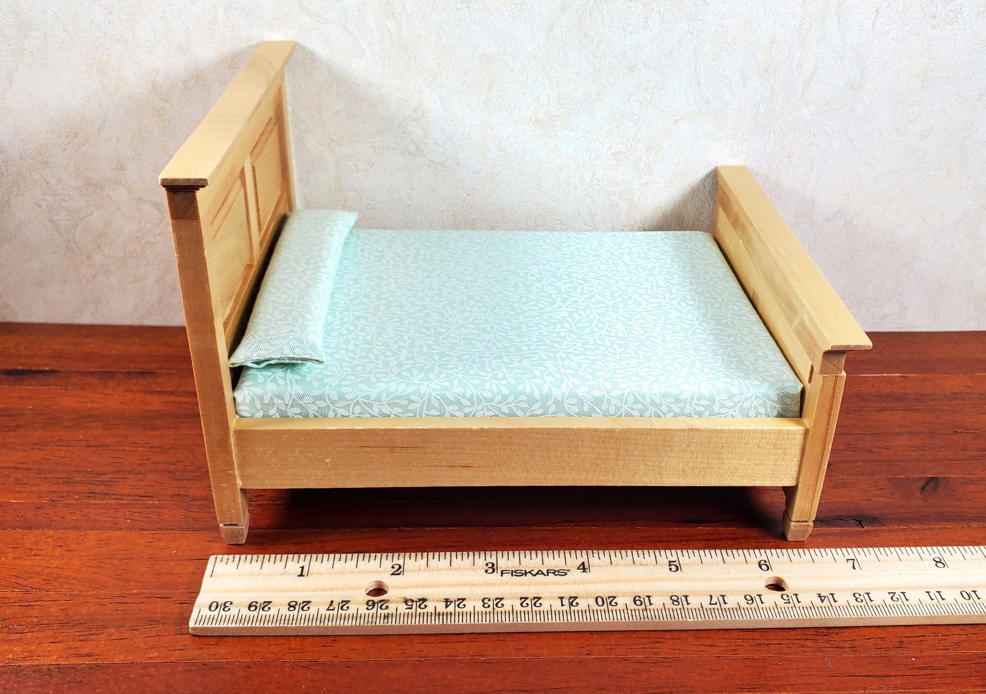 Dollhouse Double Bed Wood Light Oak Finish 1:12 Scale Bedroom Furniture - Image 4