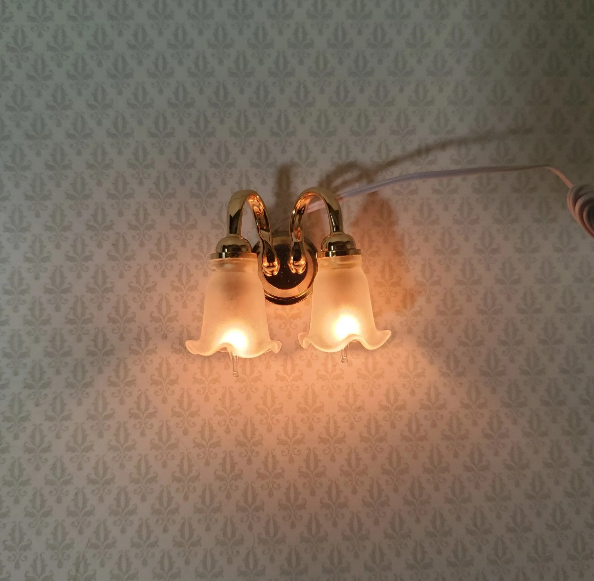 Dollhouse Double Sconce Tulip Flower Shade 12 Volt 1:12 Scale Miniature Wall Light - Image 4