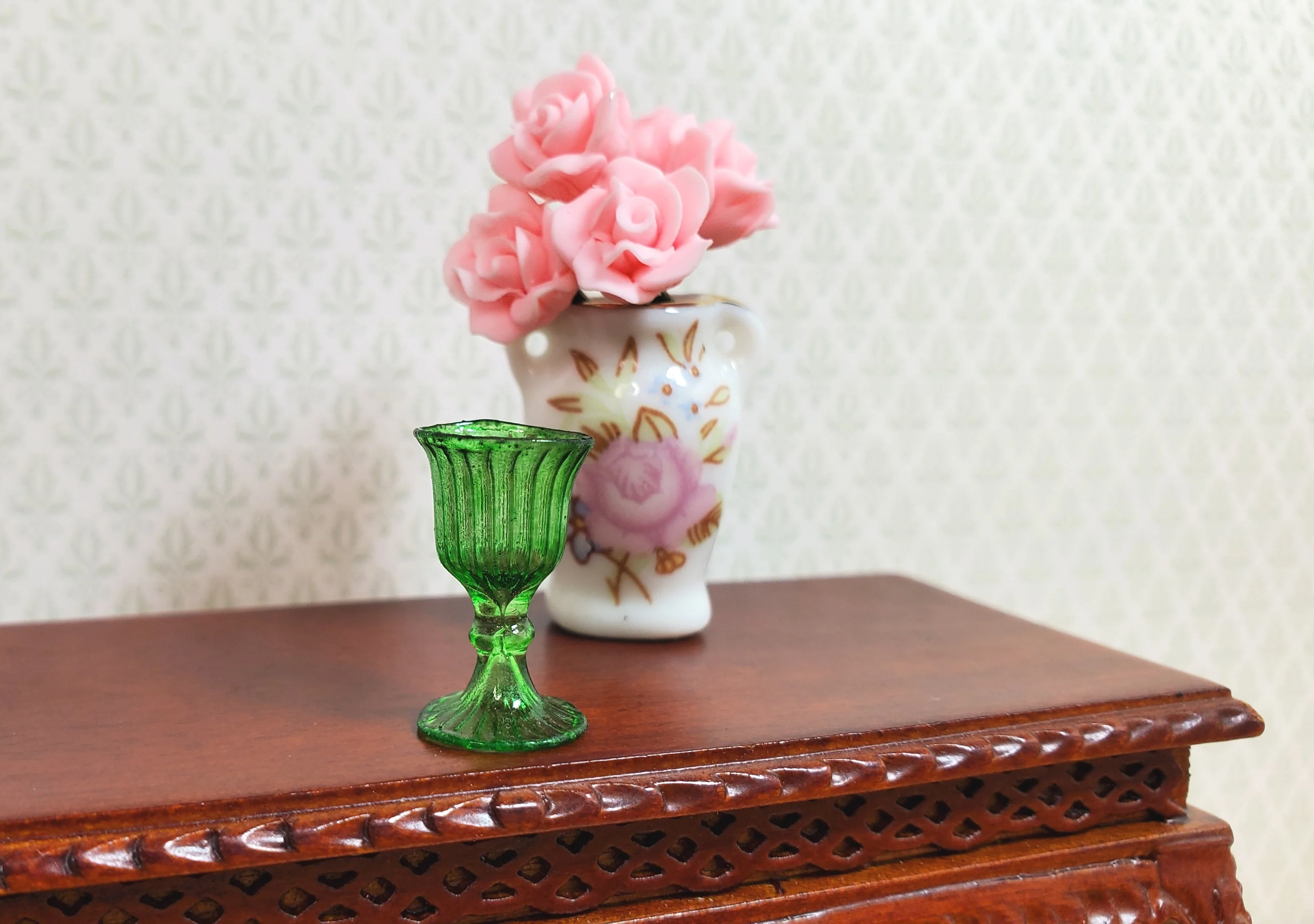 Dollhouse Fancy Medium Green Water or Wine Glass 1:12 Scale Miniature - Image 2