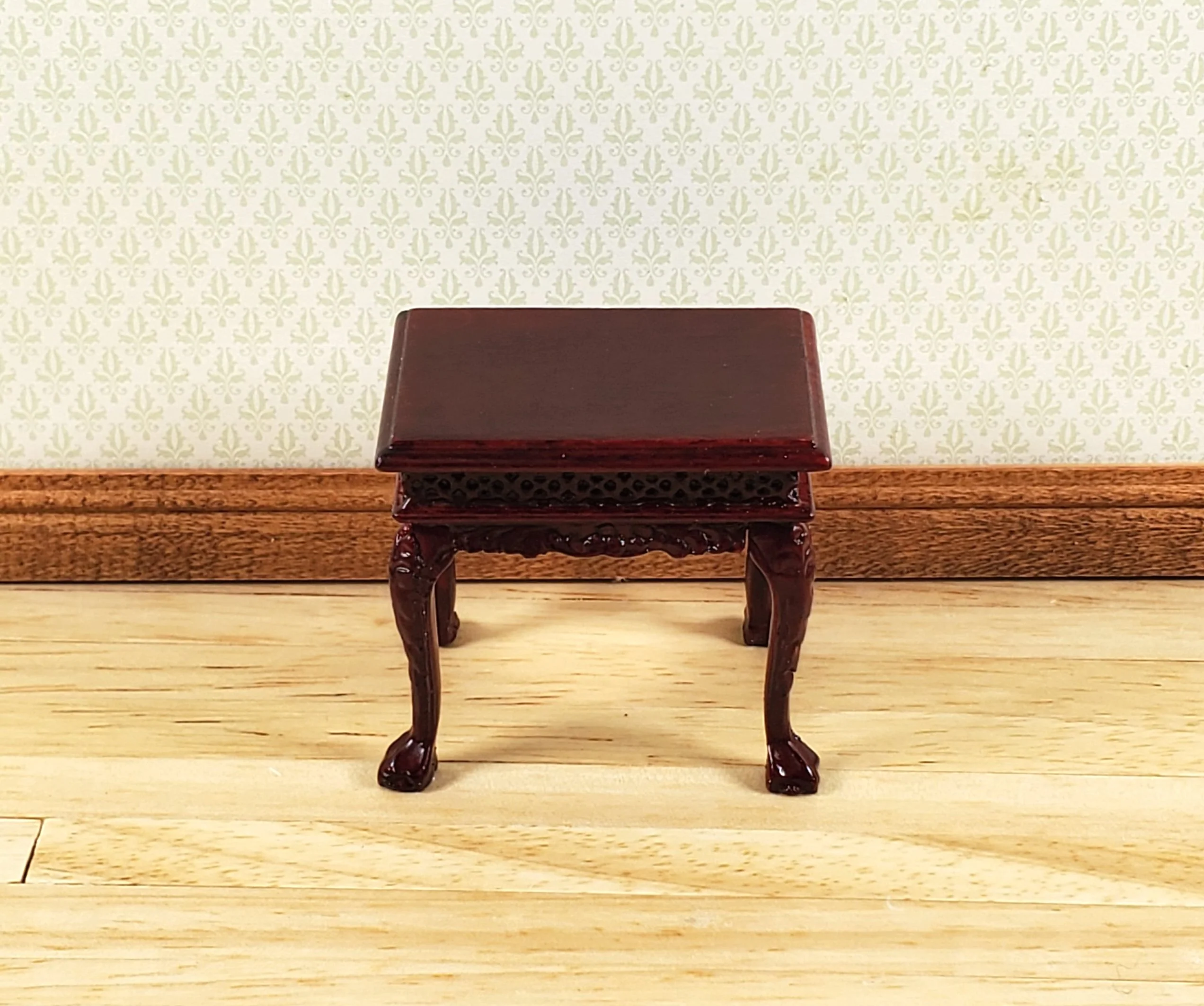 Dollhouse Fancy Side Table Mahogany Finish 1:12 Scale by Hansson Miniatures