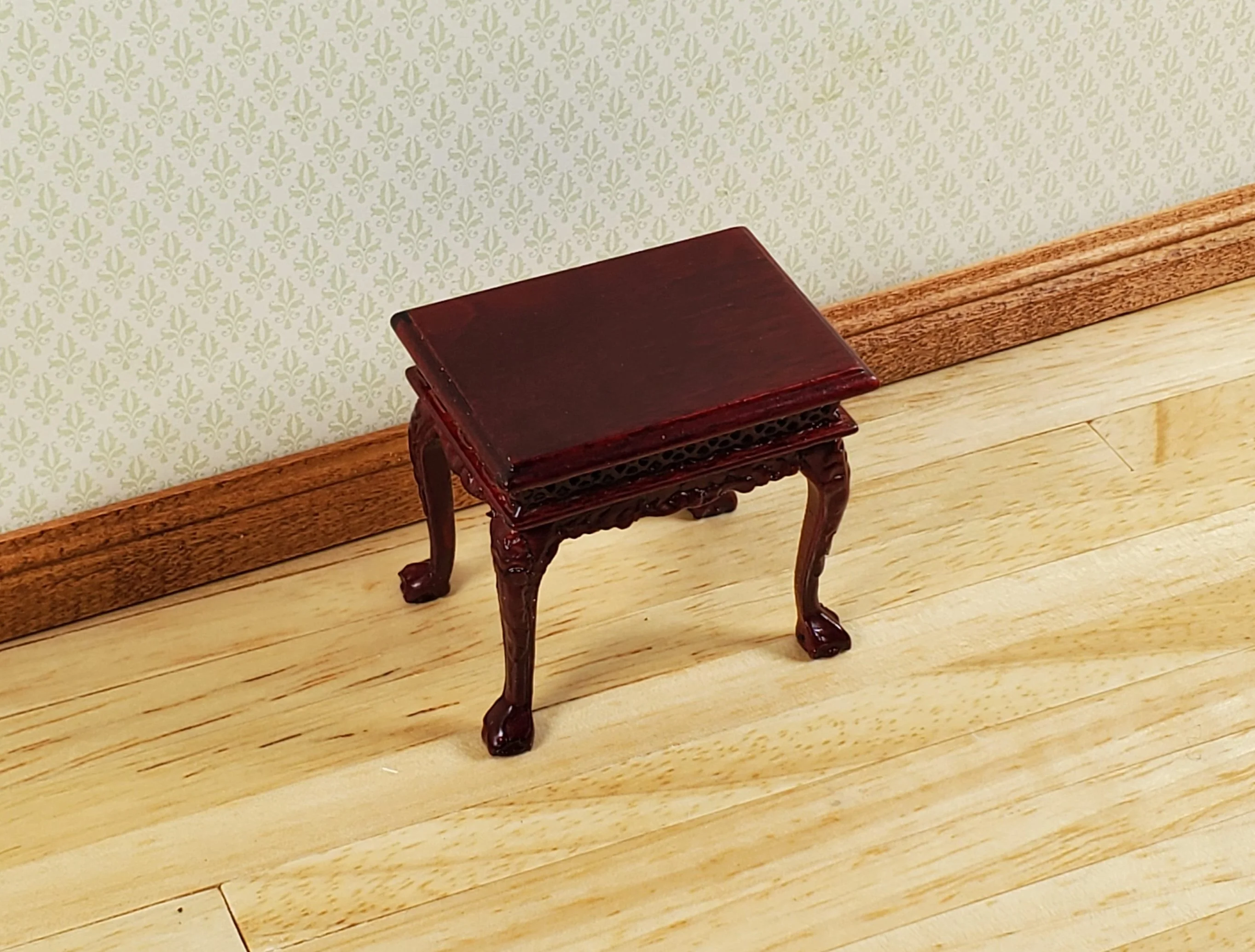 Dollhouse Fancy Side Table Mahogany Finish 1:12 Scale by Hansson Miniatures - Image 5