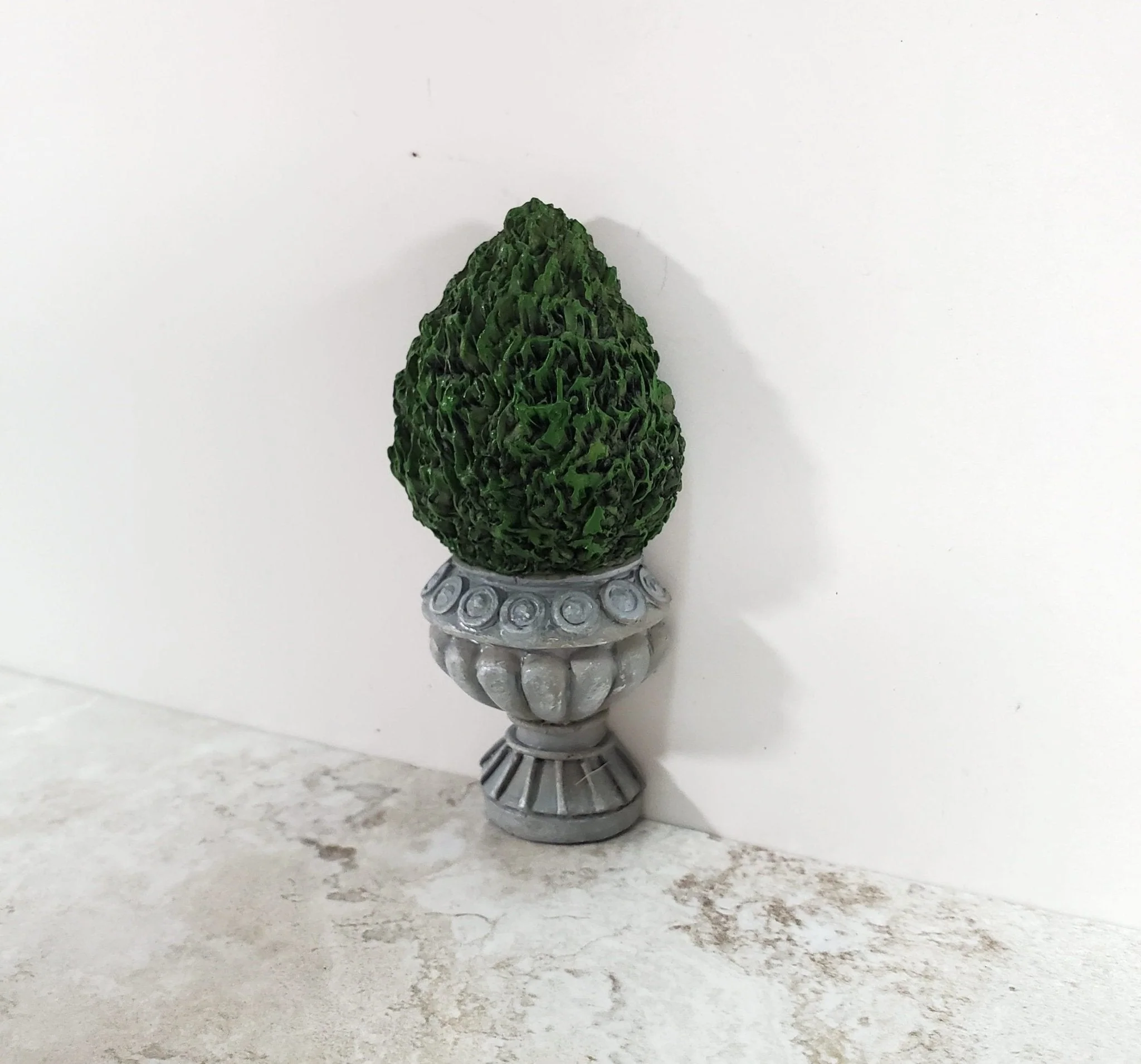Dollhouse Flat Back Topiary Potted Bush 1:12 Scale Resin Miniature Garden - Image 2