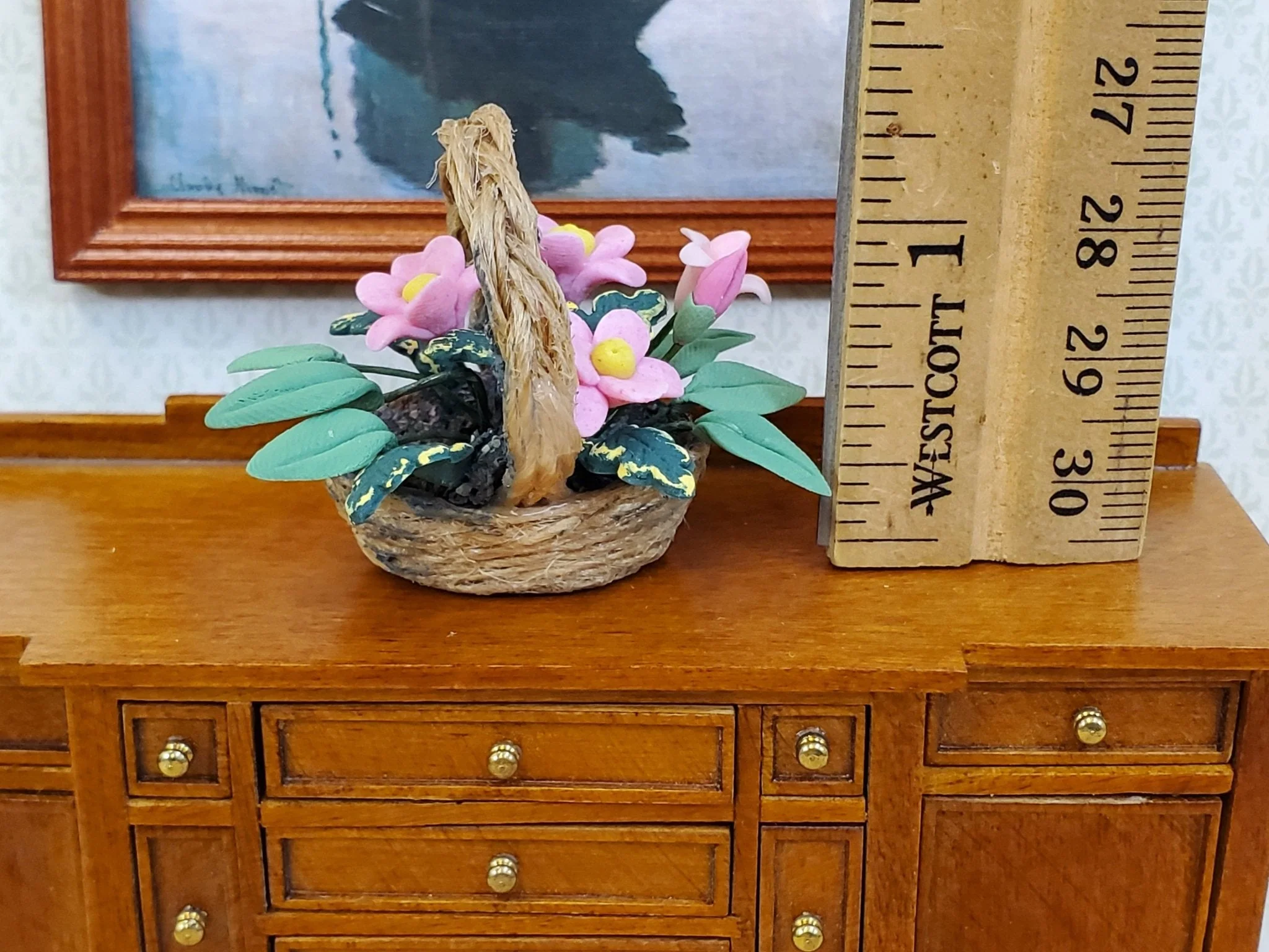 Dollhouse Flowers in a Natural Fiber Basket Pink Daisies 1:12 Scale Miniature - Image 4