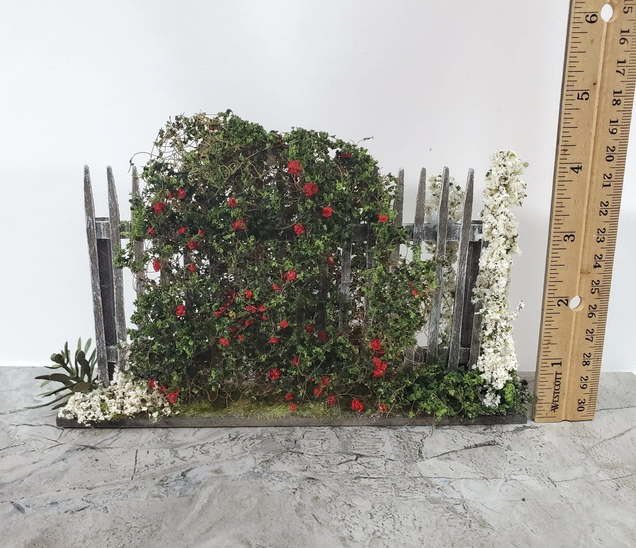 Dollhouse Flowers with Fence Red White Large 1:12 Scale Miniature 2 Sided - Image 7