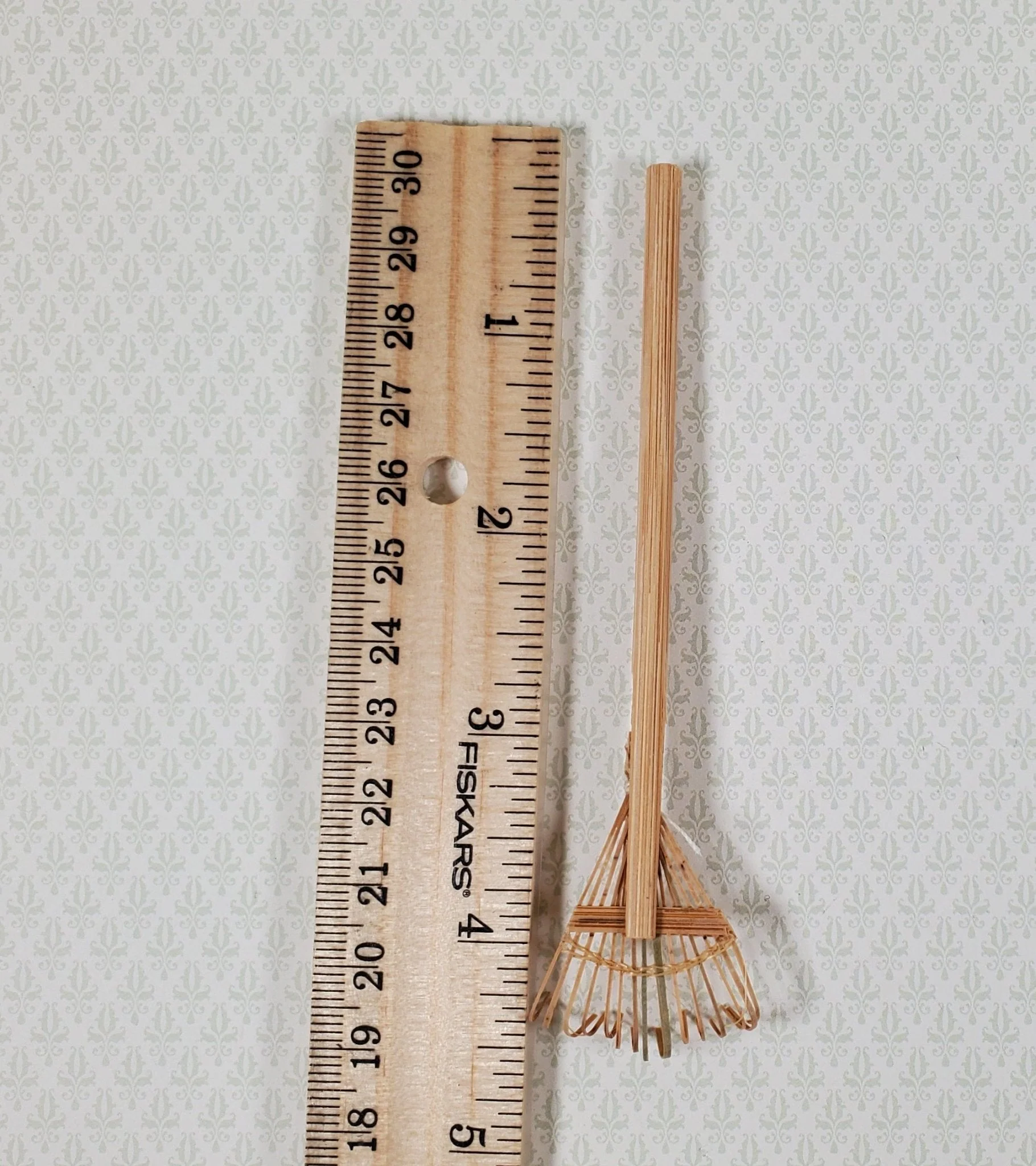 Dollhouse Garden Leaf Rake Bamboo 1:12 Scale Miniature Garden Tool - Image 4