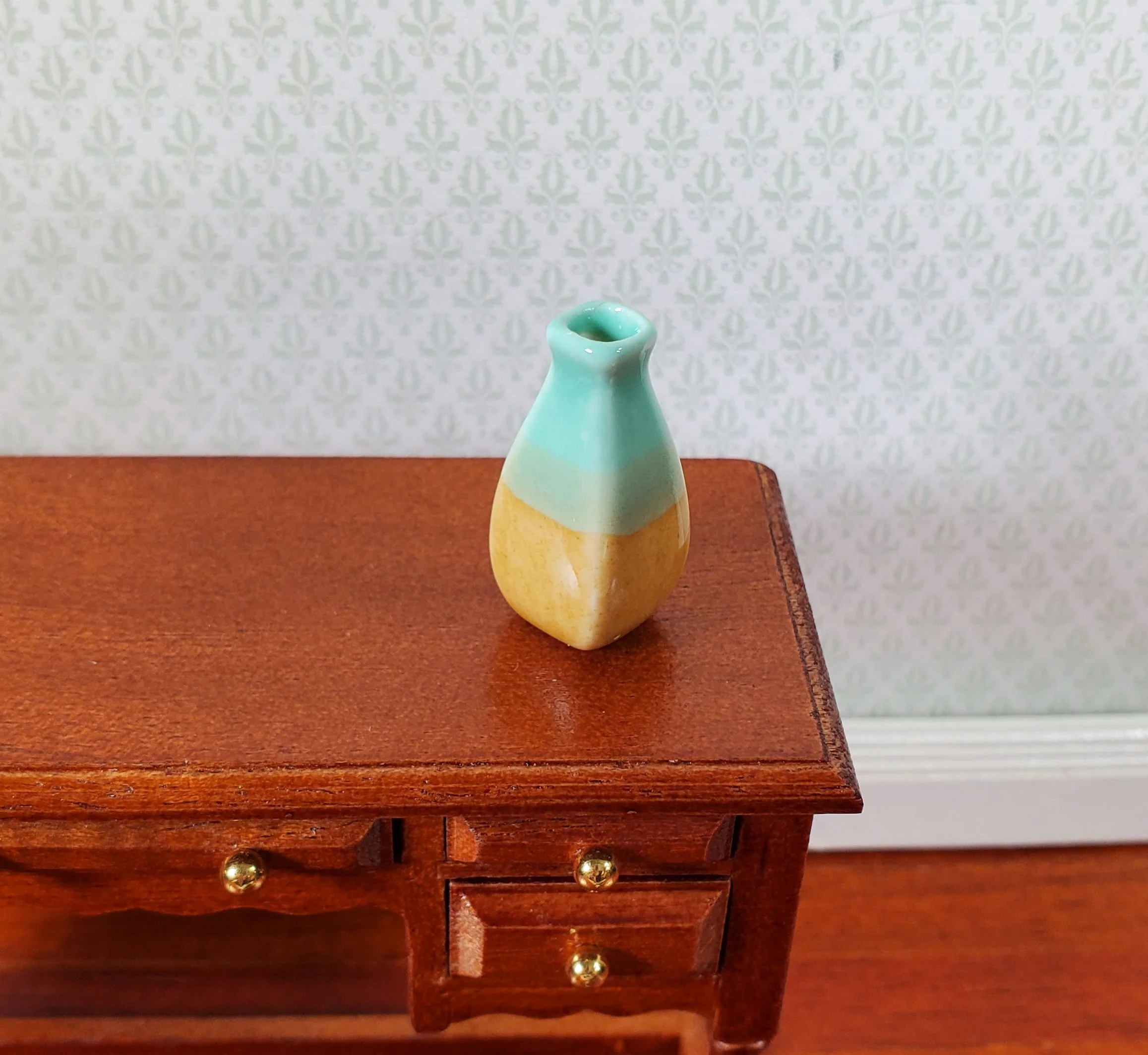 Dollhouse Green and Beige Square Ceramic Jar or Vase 1:12 Scale Miniature - Image 2