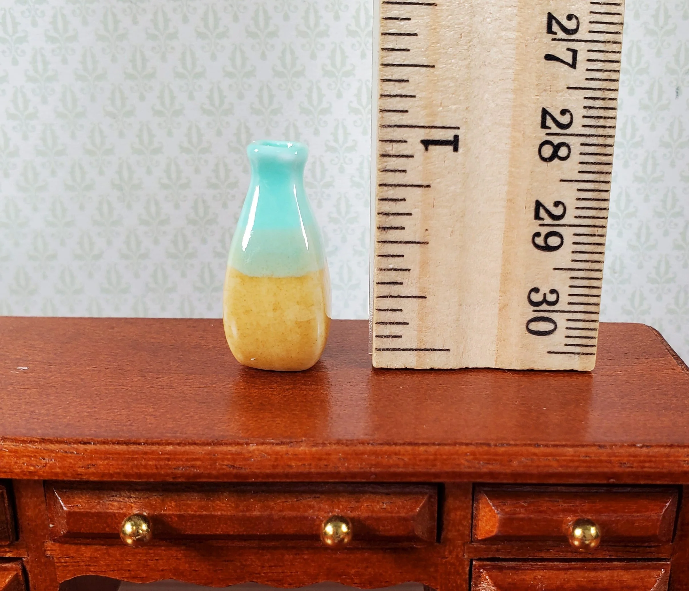 Dollhouse Green and Beige Square Ceramic Jar or Vase 1:12 Scale Miniature - Image 3