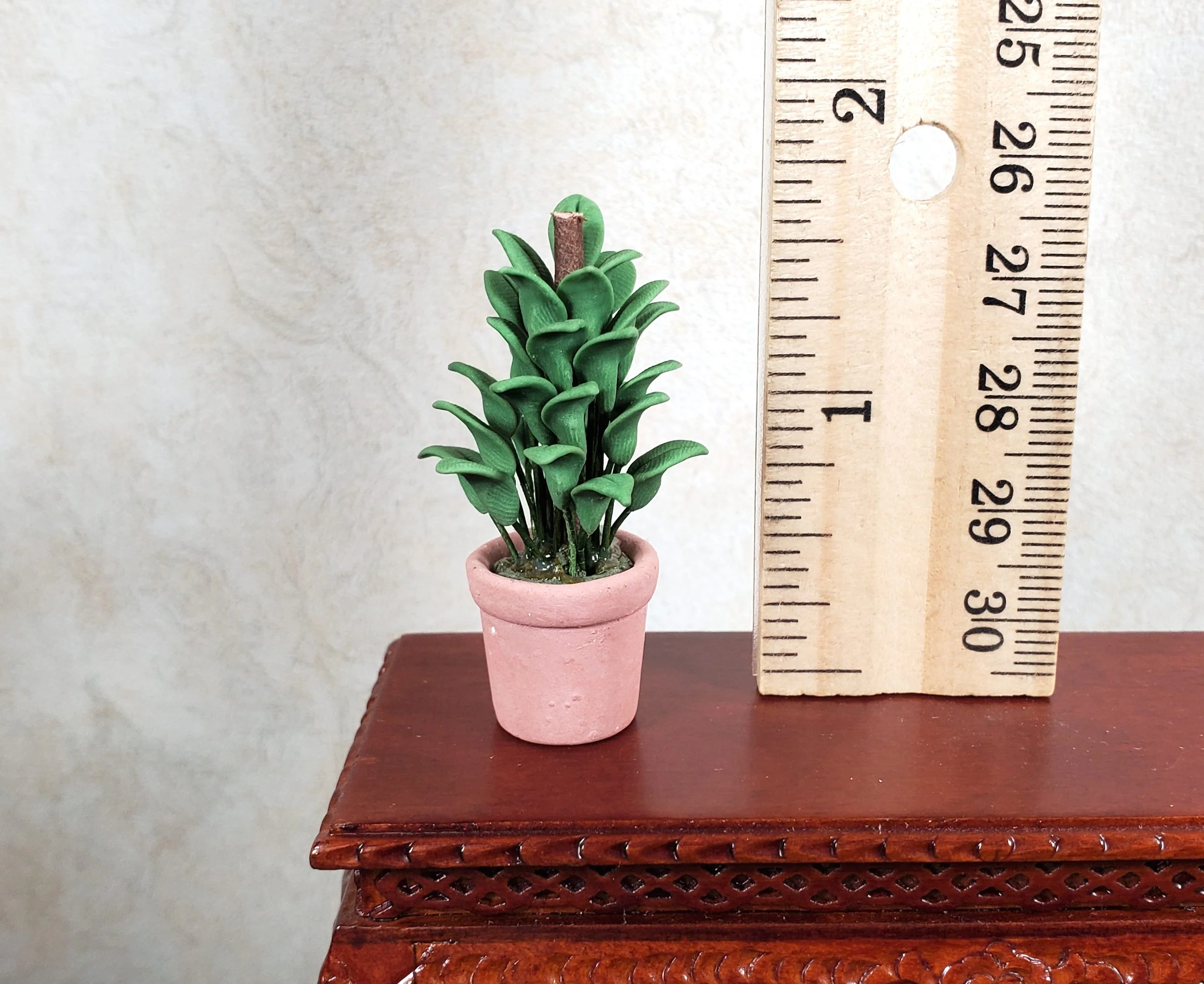 Dollhouse Green Small Leaf Houseplant in Terra Cotta Pot 1:12 Scale Miniature - Image 2