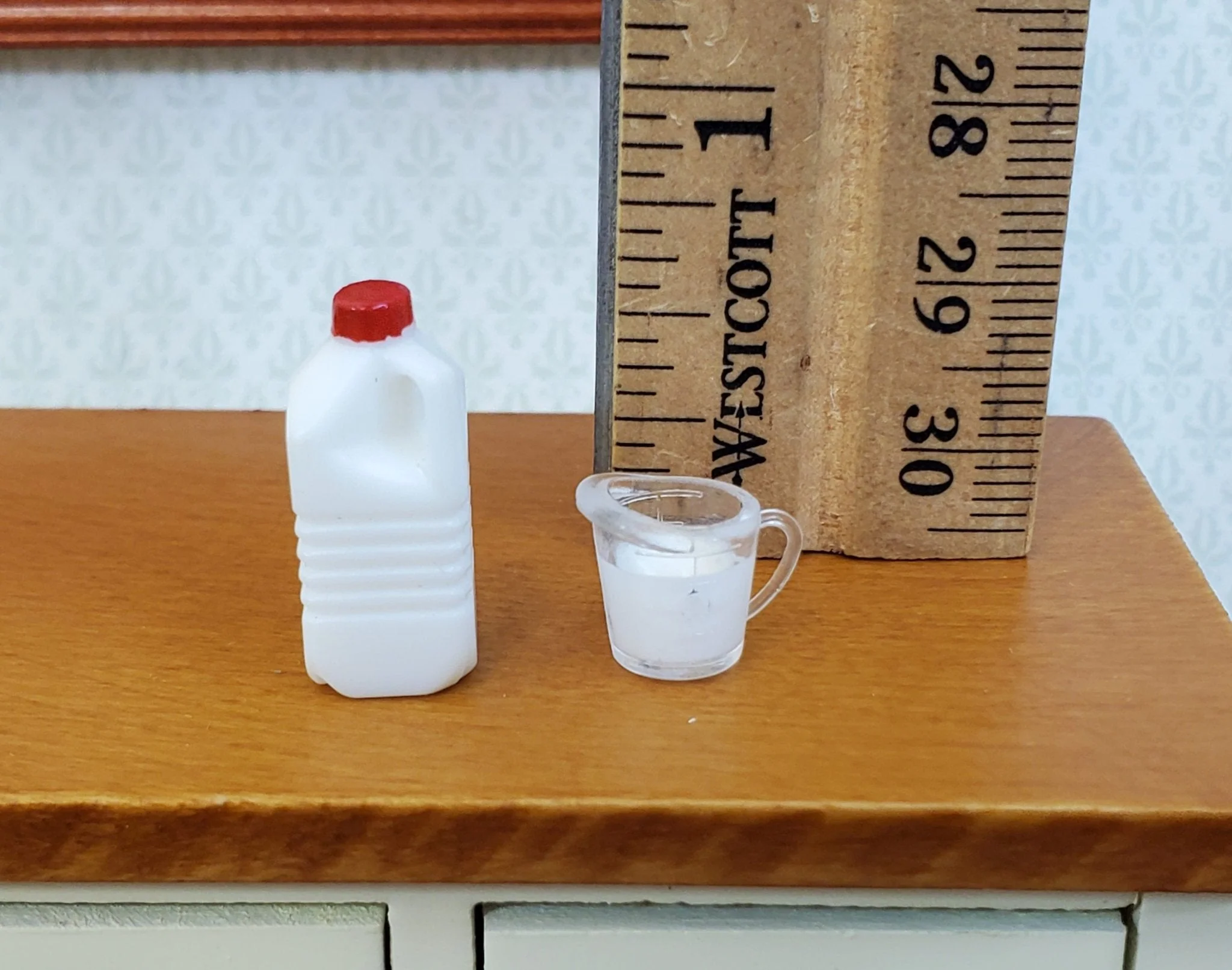 Dollhouse Half Gallon of White Milk with Filled Measuring Cup 1:12 Scale Miniature - Image 3