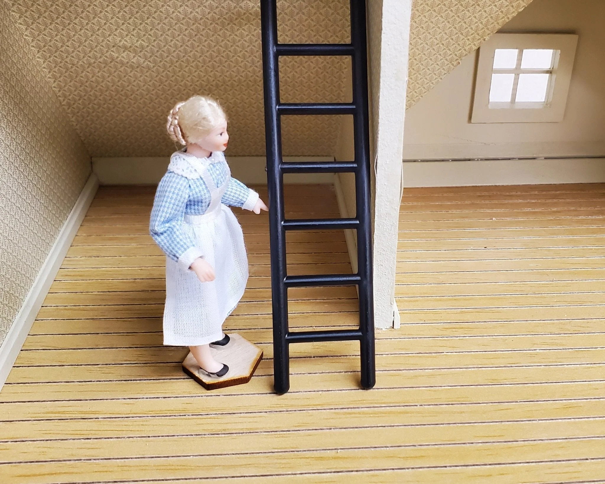 Dollhouse HALF SCALE Ladder 4 11/16 Tall Black Wood 1:24 Miniature Miniature - Image 2