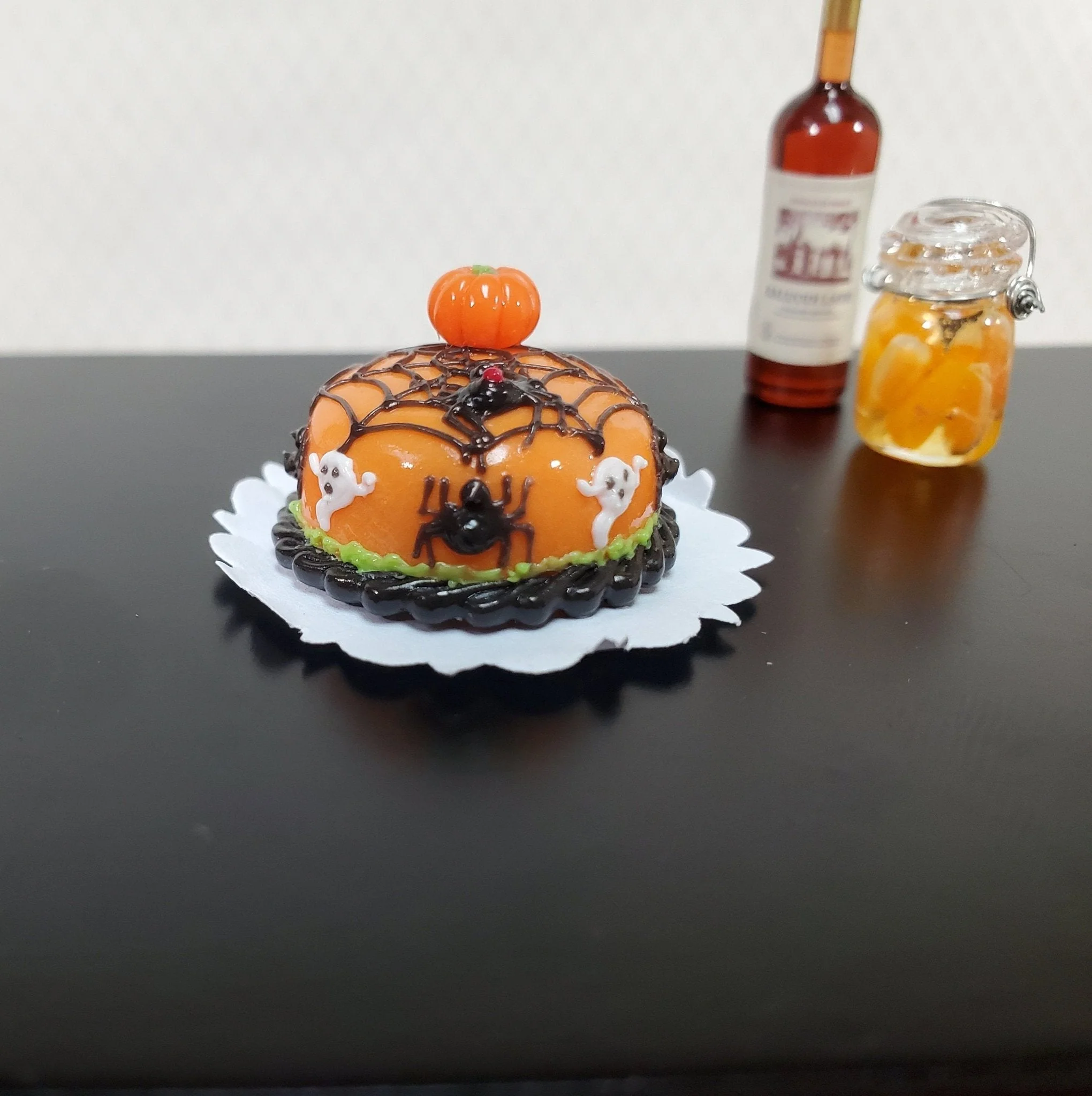Dollhouse Halloween Cake Round 1:12 Miniature Food Spiders and Ghosts - Image 3