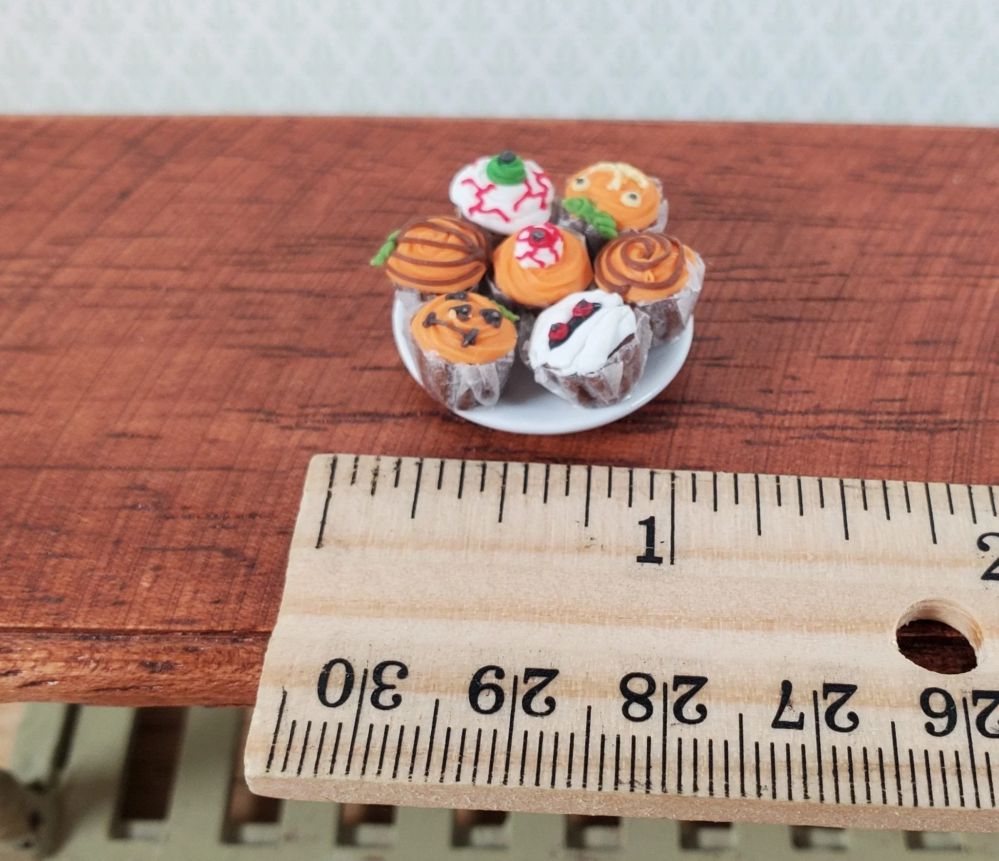 Dollhouse Halloween Cupcakes 7 on Ceramic Plate 1:12 Scale Miniature Food - Image 4