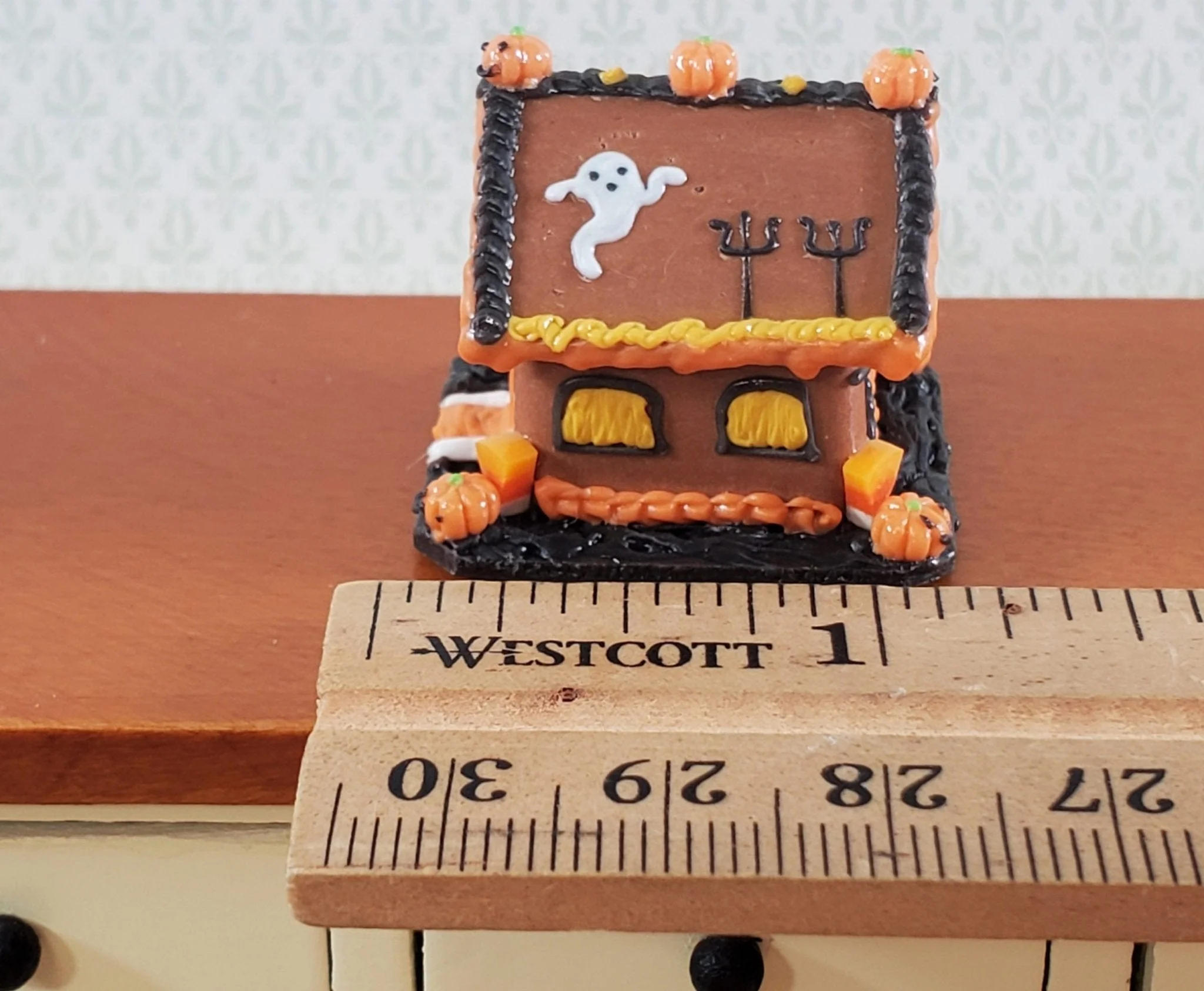 Dollhouse Halloween Gingerbread House 1:12 Scale Miniature Ghosts Pumpkins - Image 6