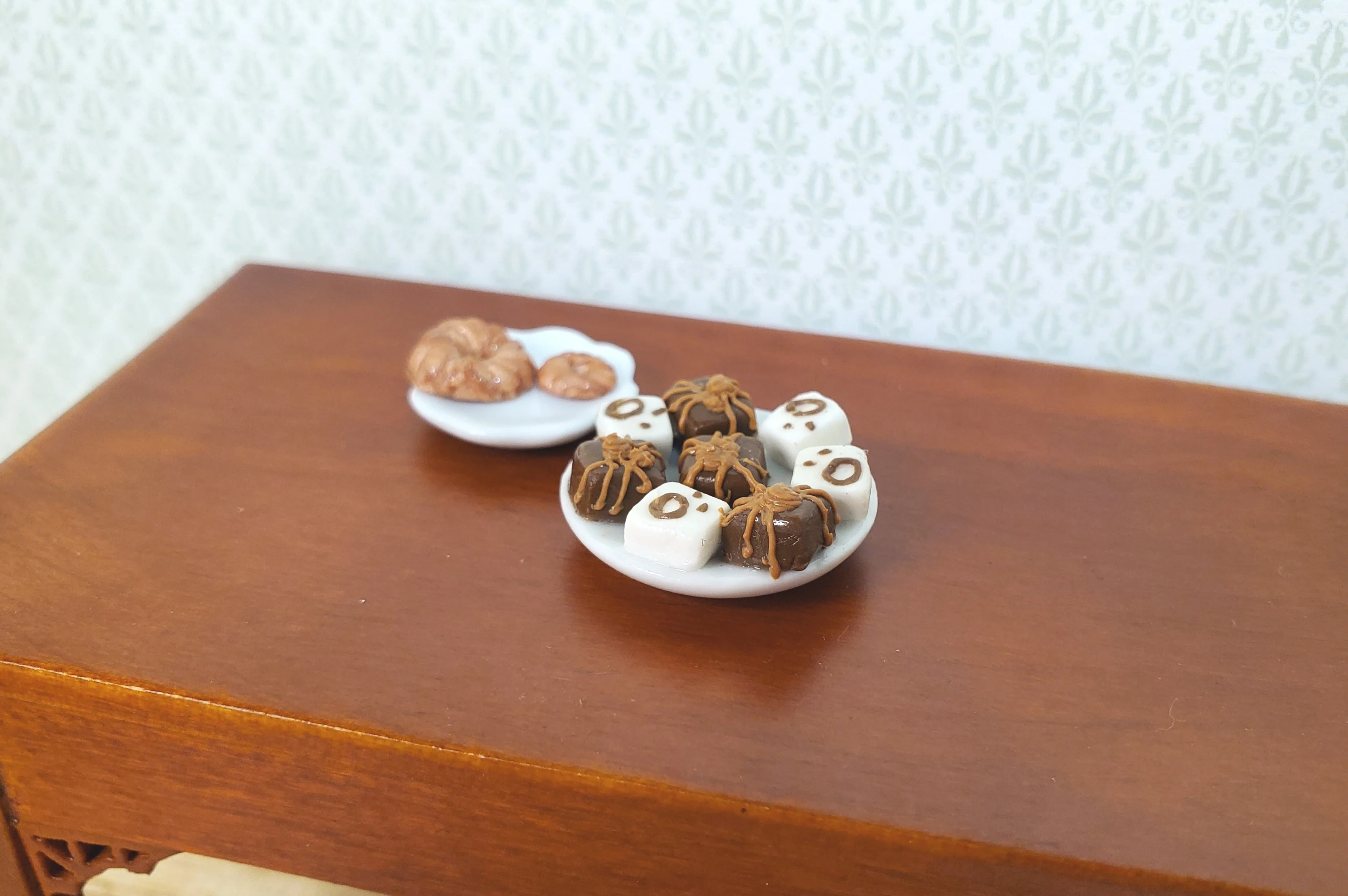 Dollhouse Halloween Petit Fours on a Plate 1:12 Scale Miniature Food Dessert - Image 2