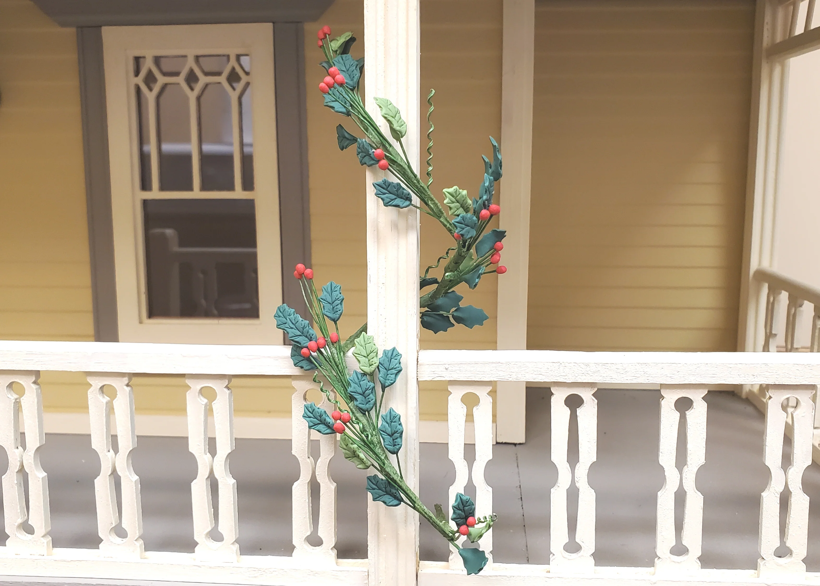 Dollhouse Holly and Red Berry Vine 1:12 Scale Miniature Garden Plants Flowers