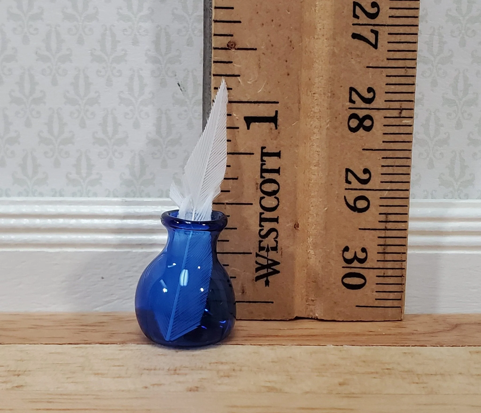 Dollhouse Inkwell with Feather Pen Cobalt Blue Glass 1:12 Scale Miniature Accessories - Image 5