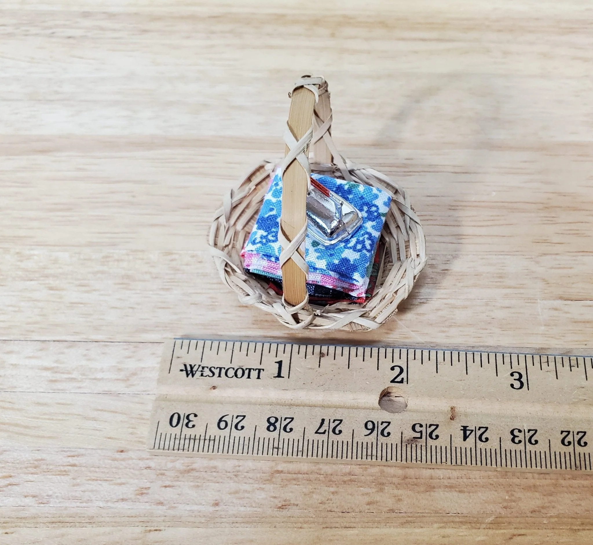 Dollhouse Iron with Folded Linens in Basket Set 1:12 Scale Miniature Laundry Room Decor - Image 4