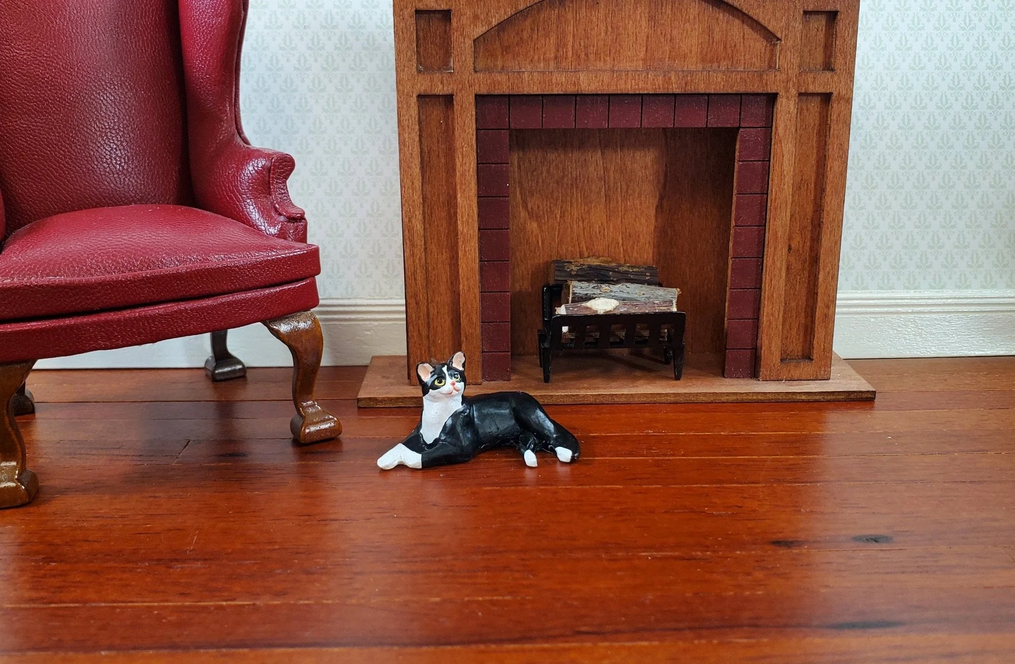 Dollhouse Kitty Cat Tuxedo Black and White Lying Down 1:12 Scale Miniature Pet - Image 5