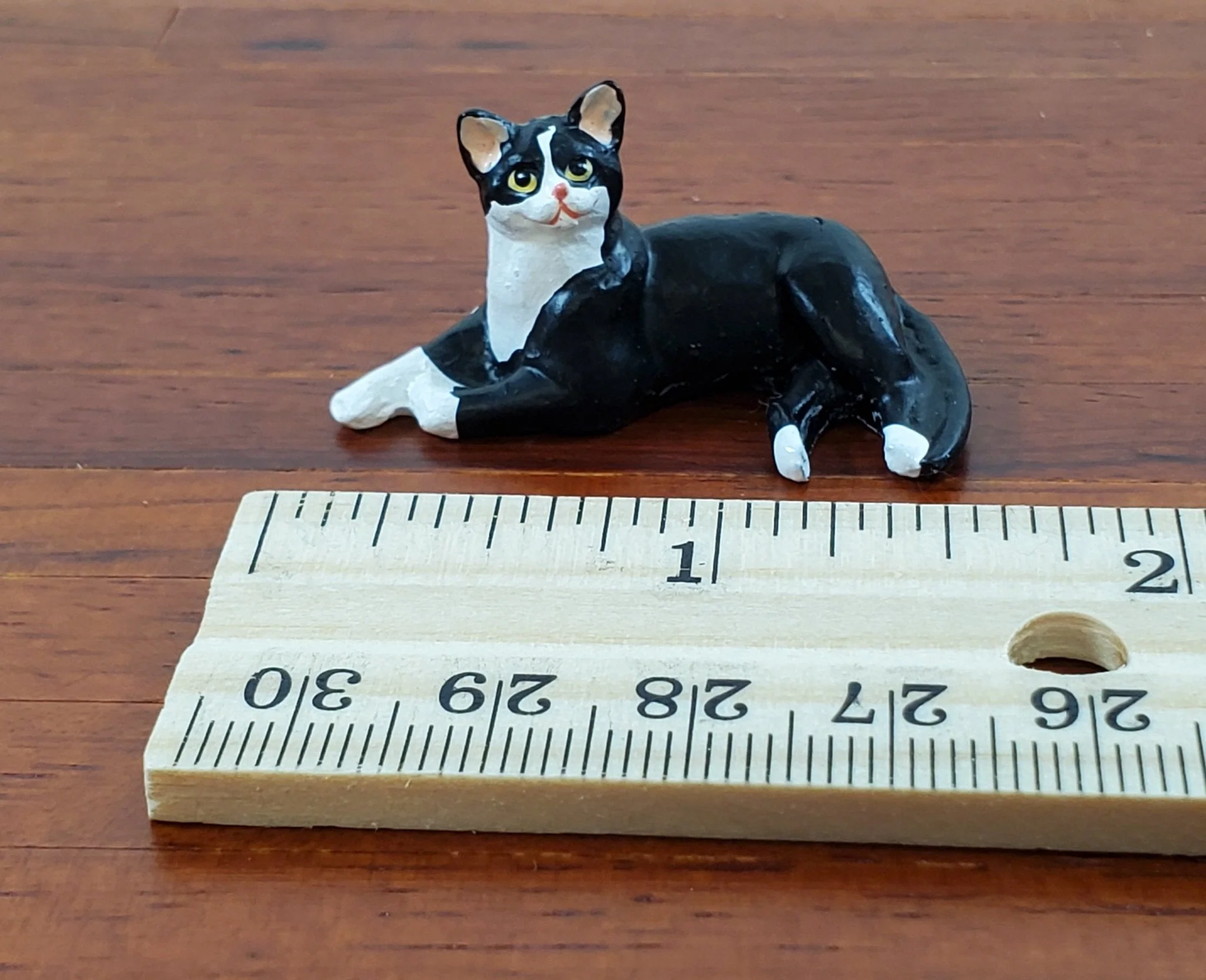 Dollhouse Kitty Cat Tuxedo Black and White Lying Down 1:12 Scale Miniature Pet - Image 7