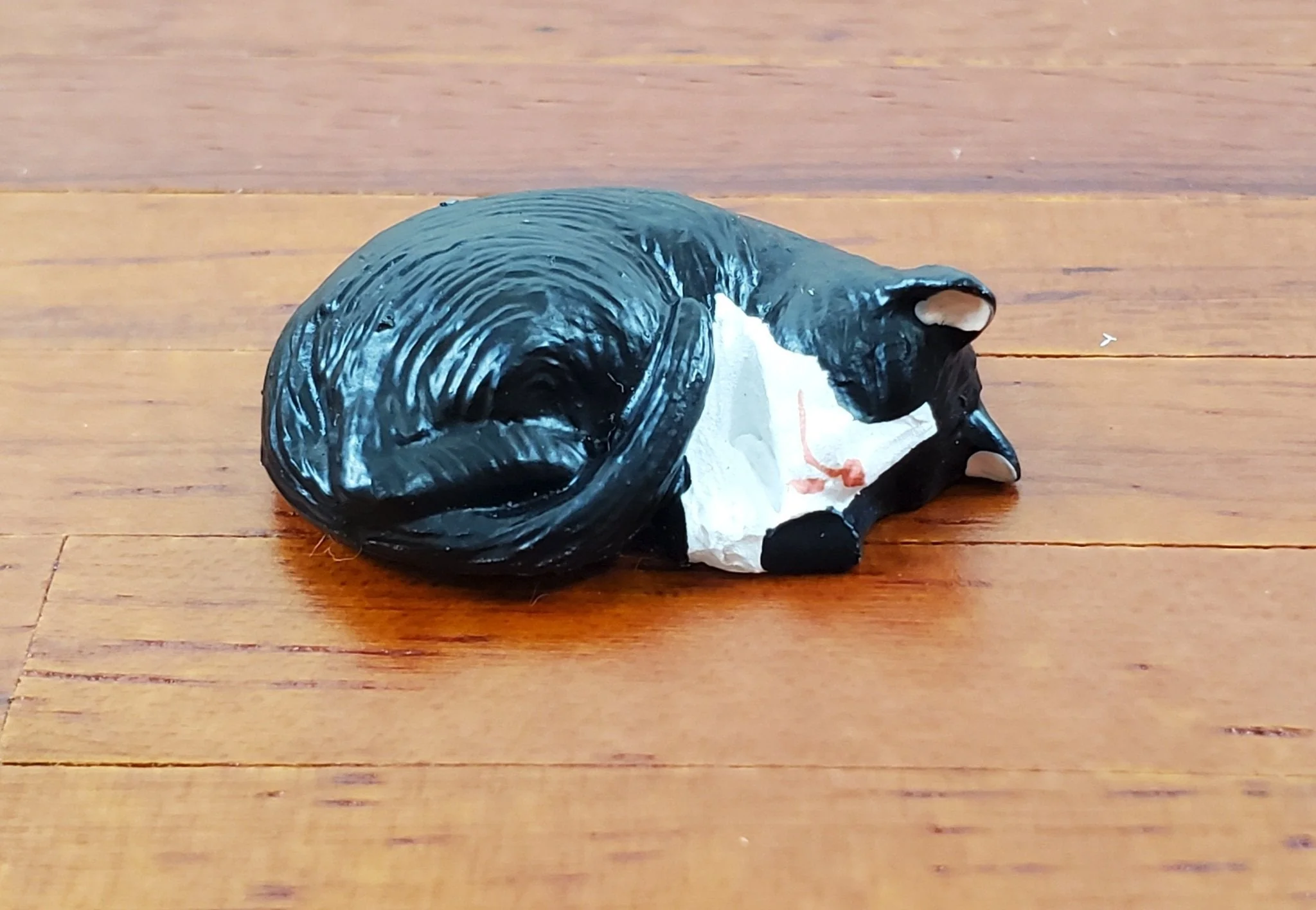Dollhouse Kitty Cat Tuxedo Black and White Sleeping 1:12 Scale Miniature Pet