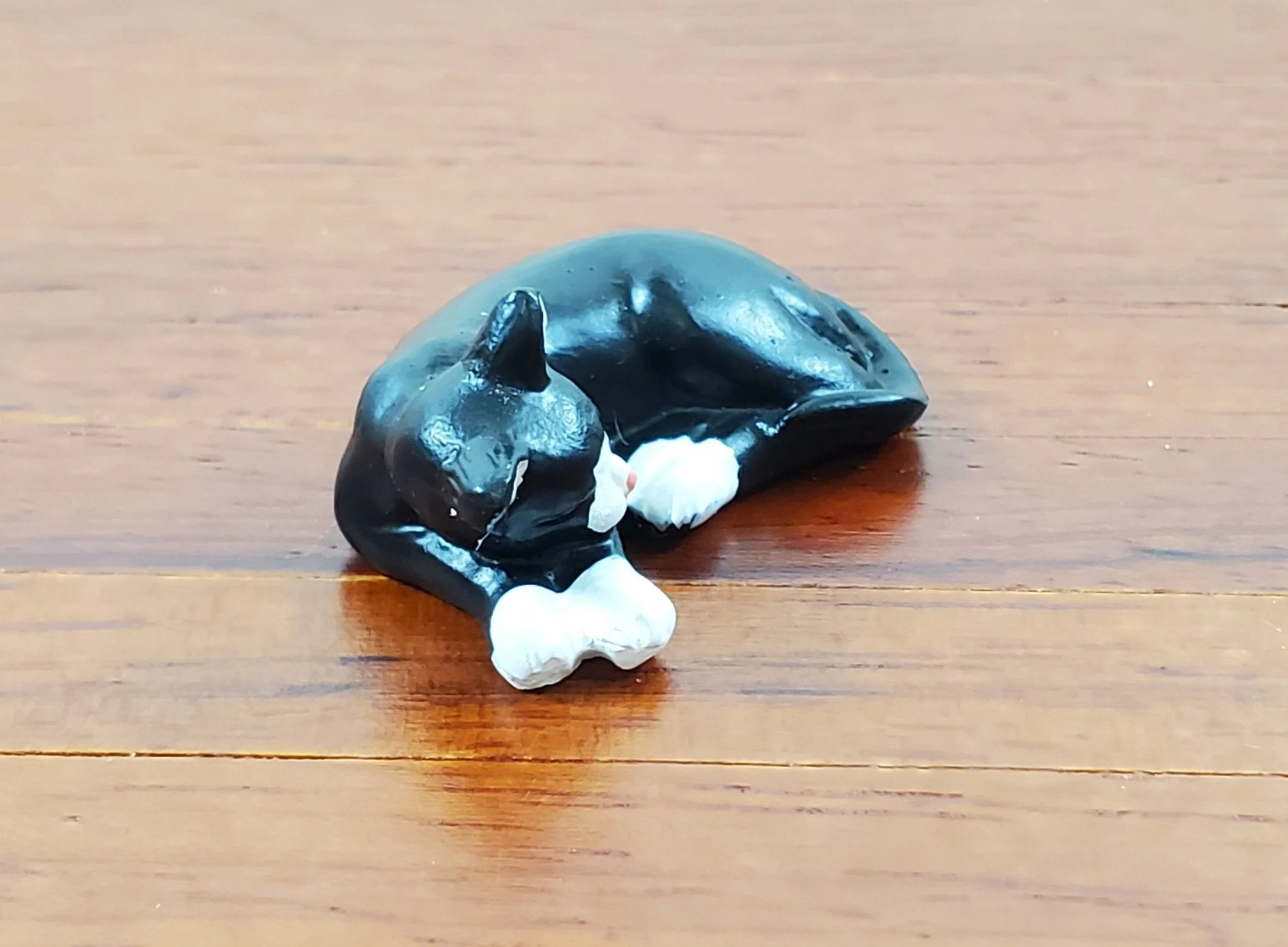 Dollhouse Kitty Cat Tuxedo Black and White Sleeping Curled Up 1:12 Scale Miniature - Image 2