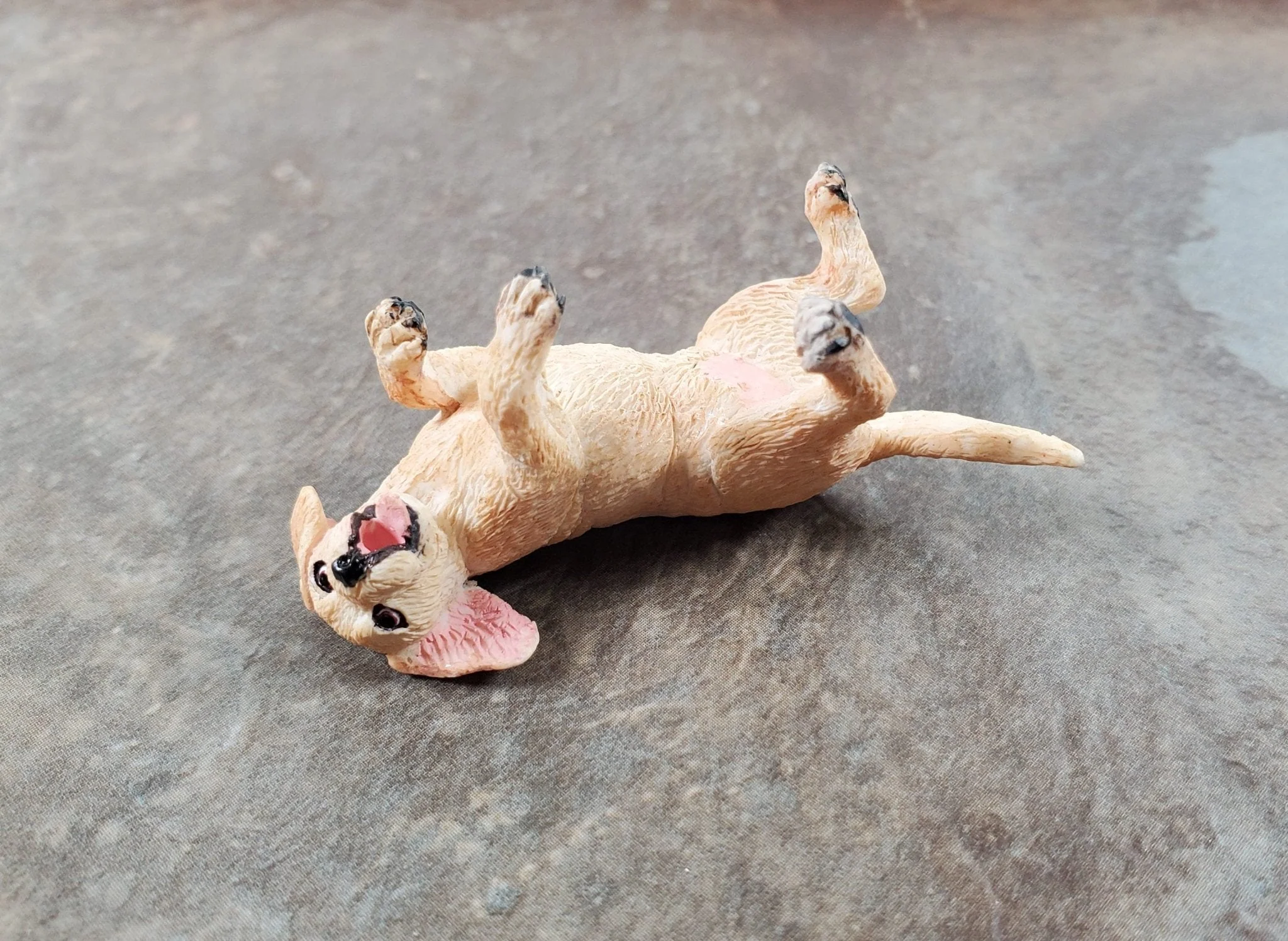 Dollhouse Labrodor Retriever Lab Puppy Dog Playful 1:12 Scale Miniature Animal