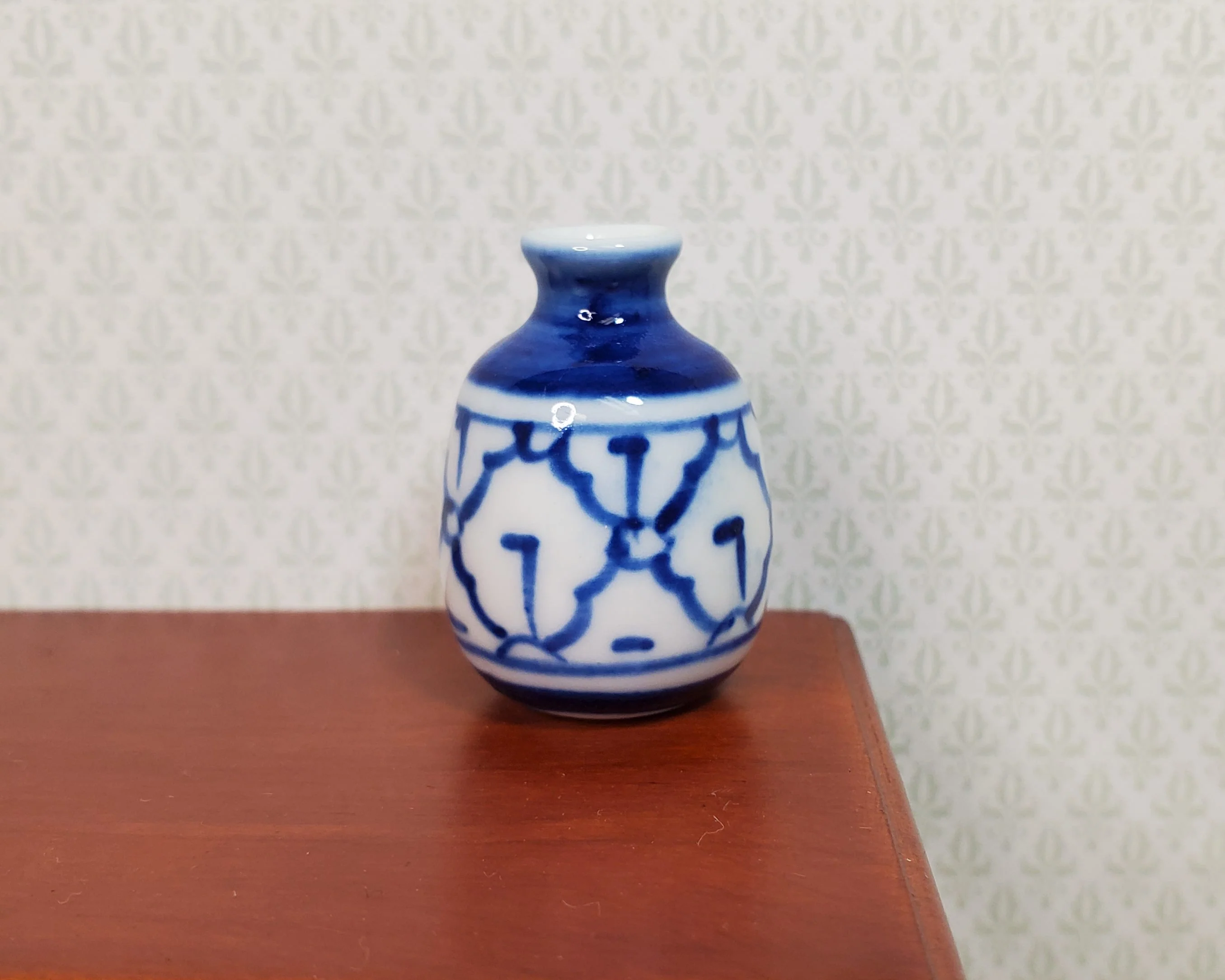 Dollhouse Large Blue & White Decorative Vase Ceramic 1:12 Scale Miniature