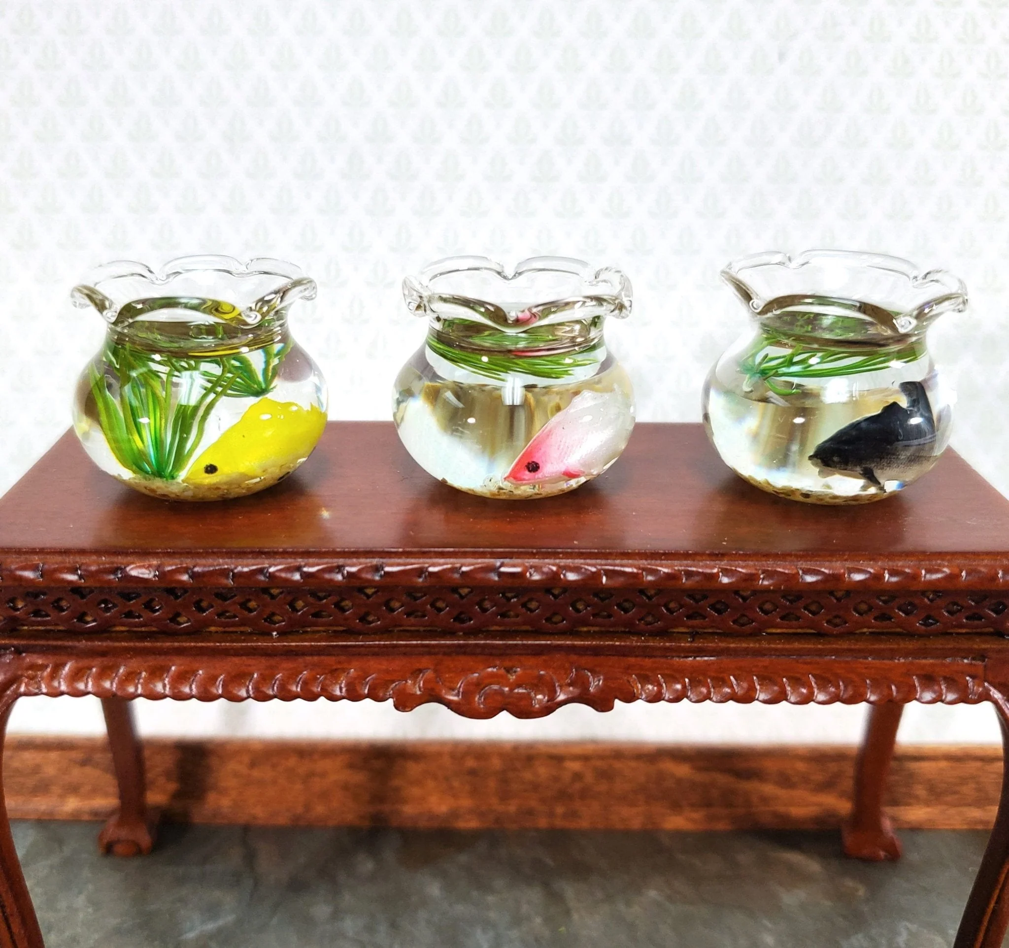 Dollhouse Large Fish Bowl Tank 1 Piece Random Colors 1:12 Scale Modern Miniatures - Image 3