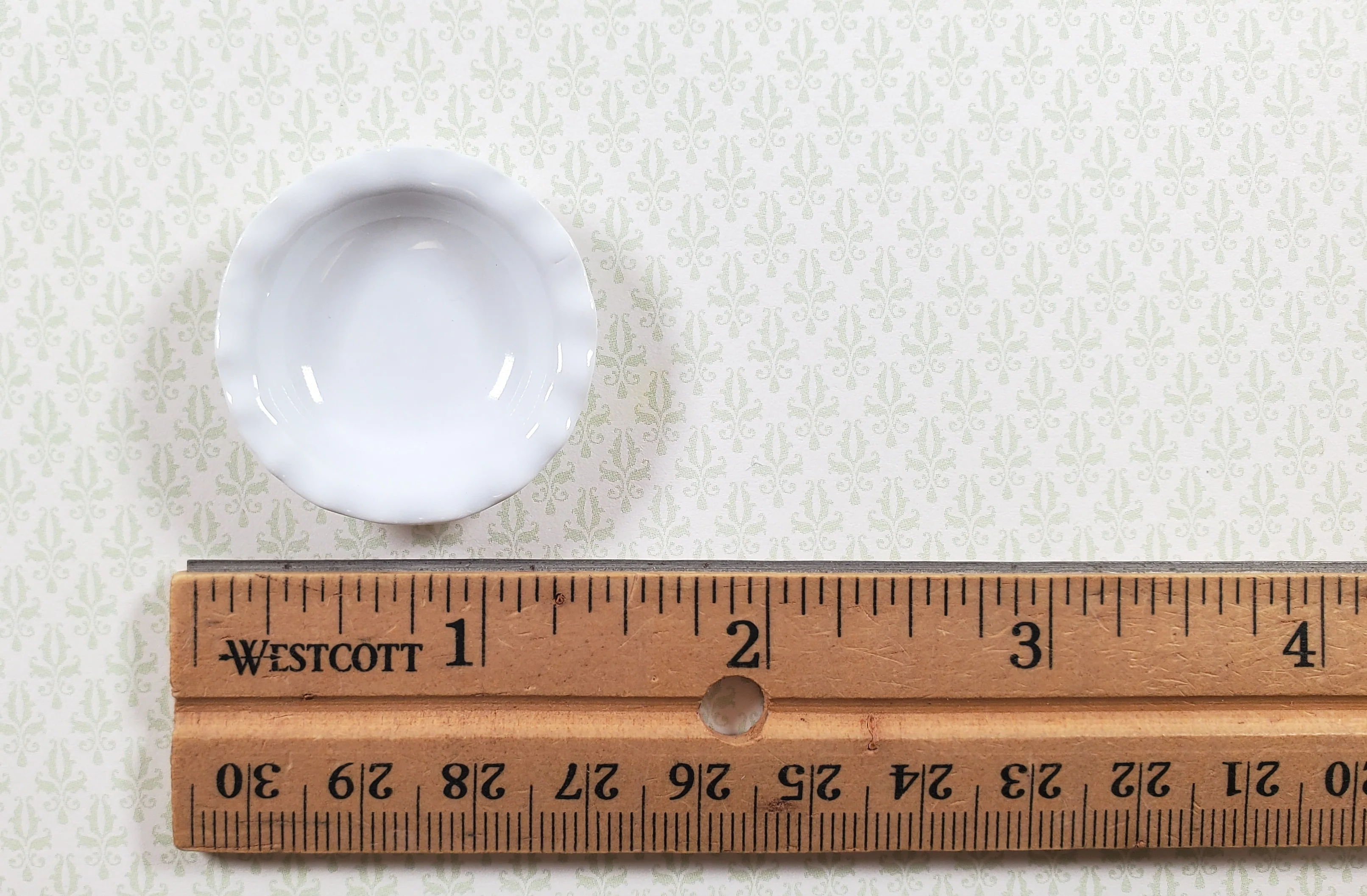 Dollhouse Large Pie Plate Ceramic White 1:12 Scale Miniature Kitchen Accessory - Image 2