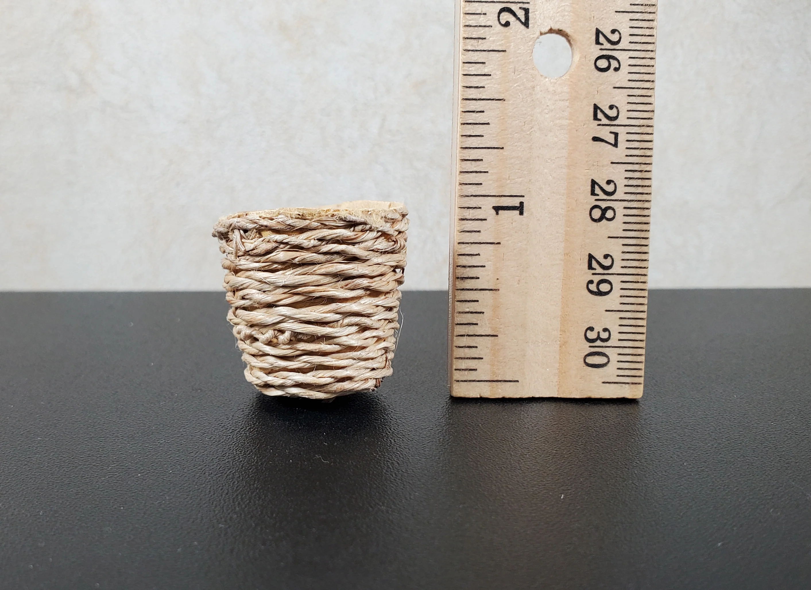 Dollhouse Large Round Natural Fiber Basket 1:12 Scale Miniature - Image 4