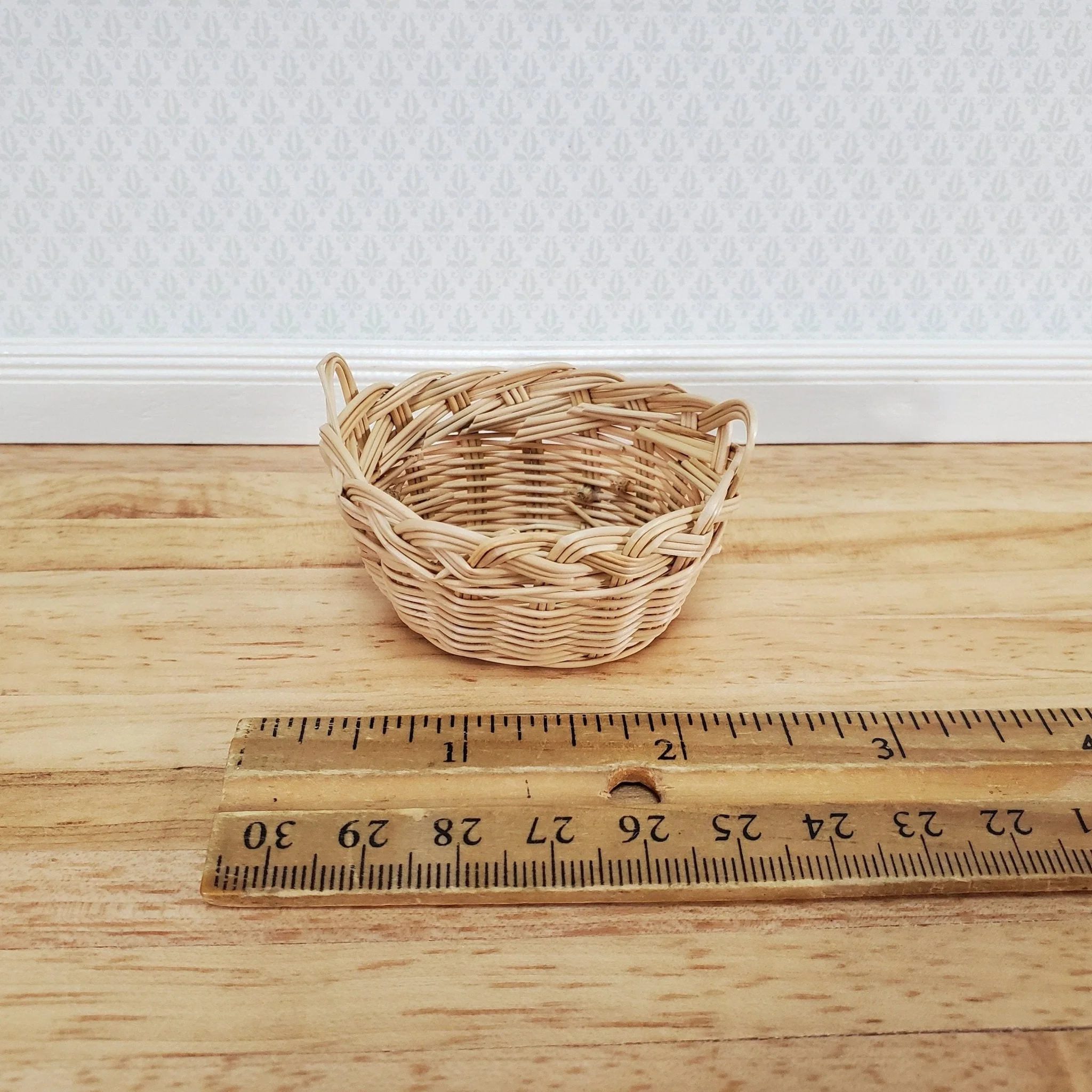 Dollhouse Laundry Basket Straw Fiber Oval with Handles 1:12 Scale Miniature - Image 3