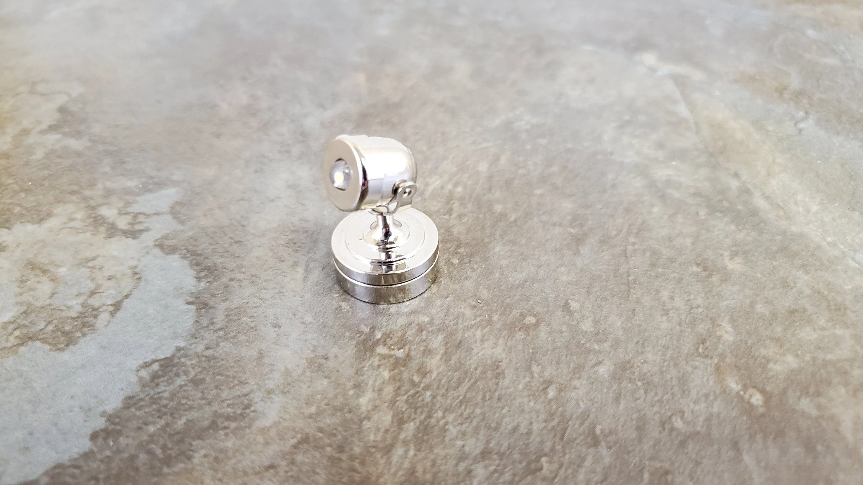Dollhouse Spot Ceiling Light Silver Adjustable 1:12 Scale Battery Operated Modern - Image 2