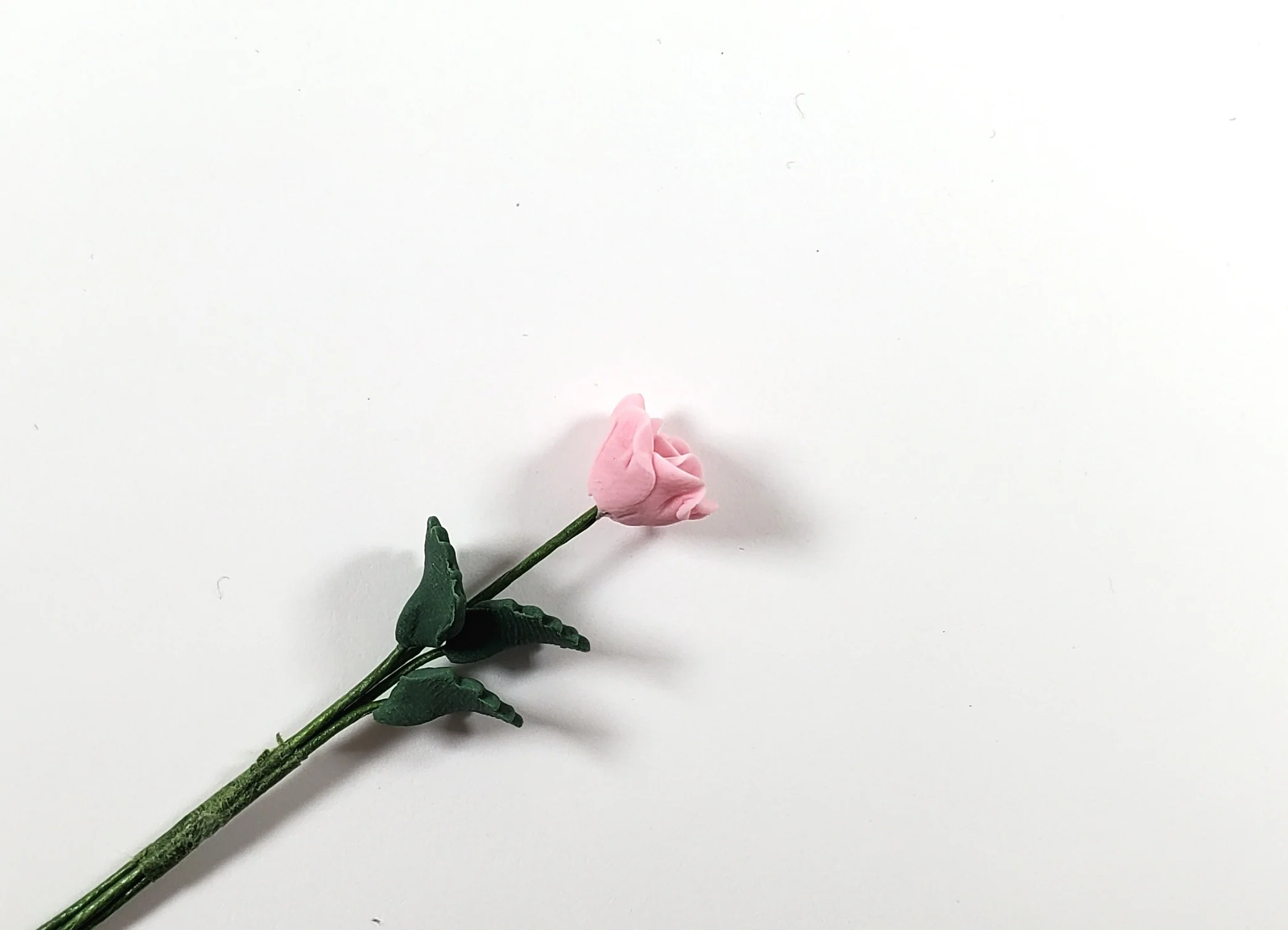 Dollhouse Light Pink Rose Single Stem with Foliage 1:12 Scale Miniature - Image 2