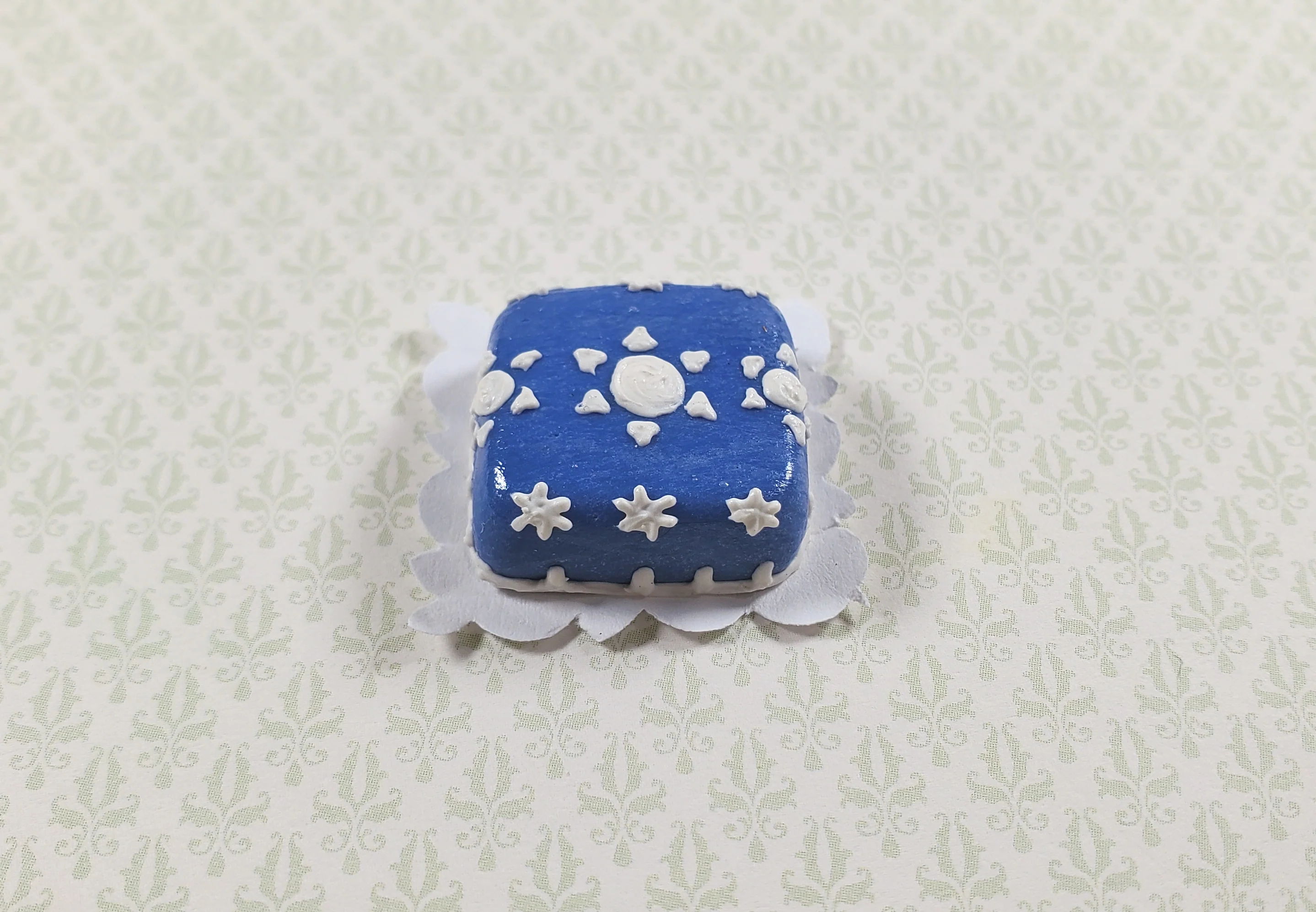 Dollhouse Midnight Sky Cake 1:12 Scale Miniature Dessert Food Bakery