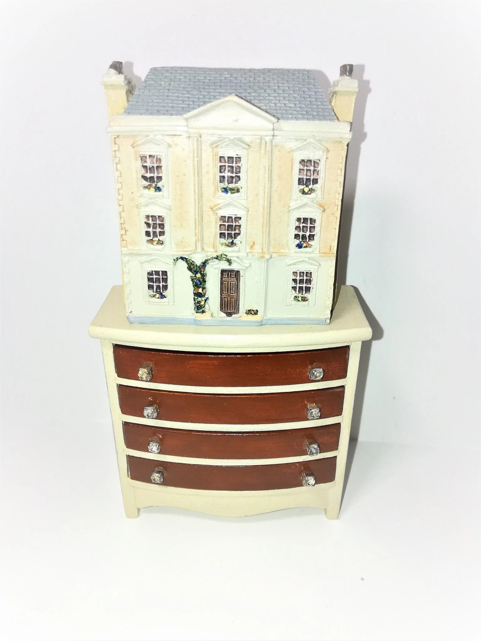 1:144 Scale Dollhouse Miniature Dolls House Resin The Montgomery - Image 2