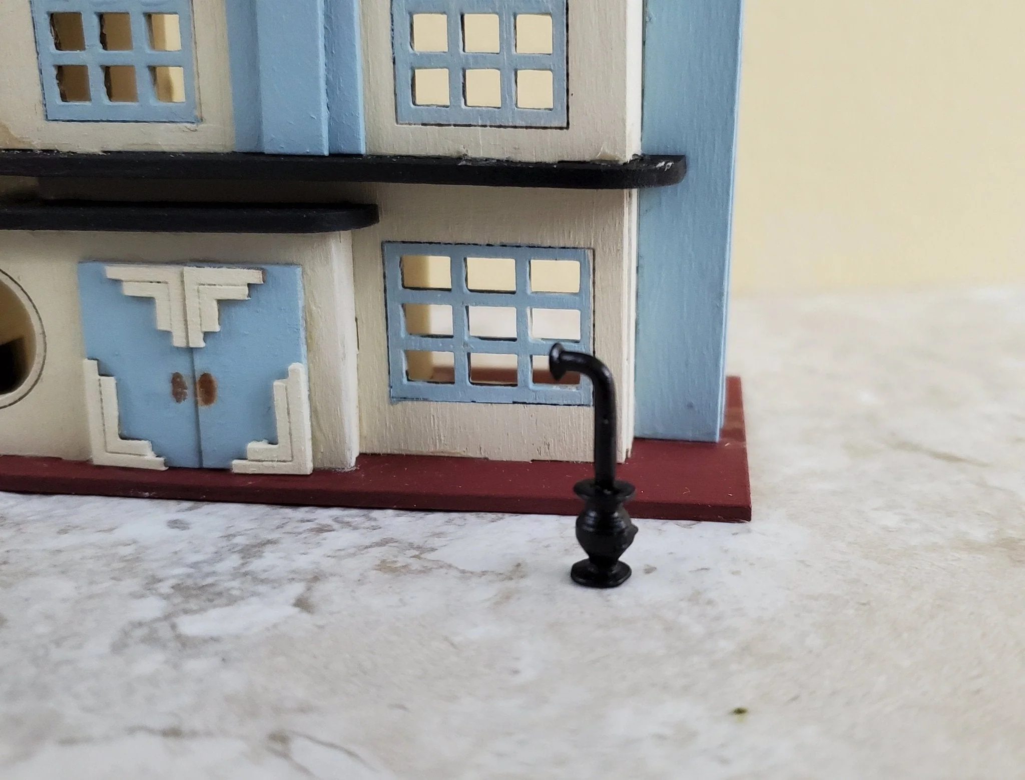 Dollhouse Miniature 1:144 Scale Wood Burning Pot Belly Stove Tiny