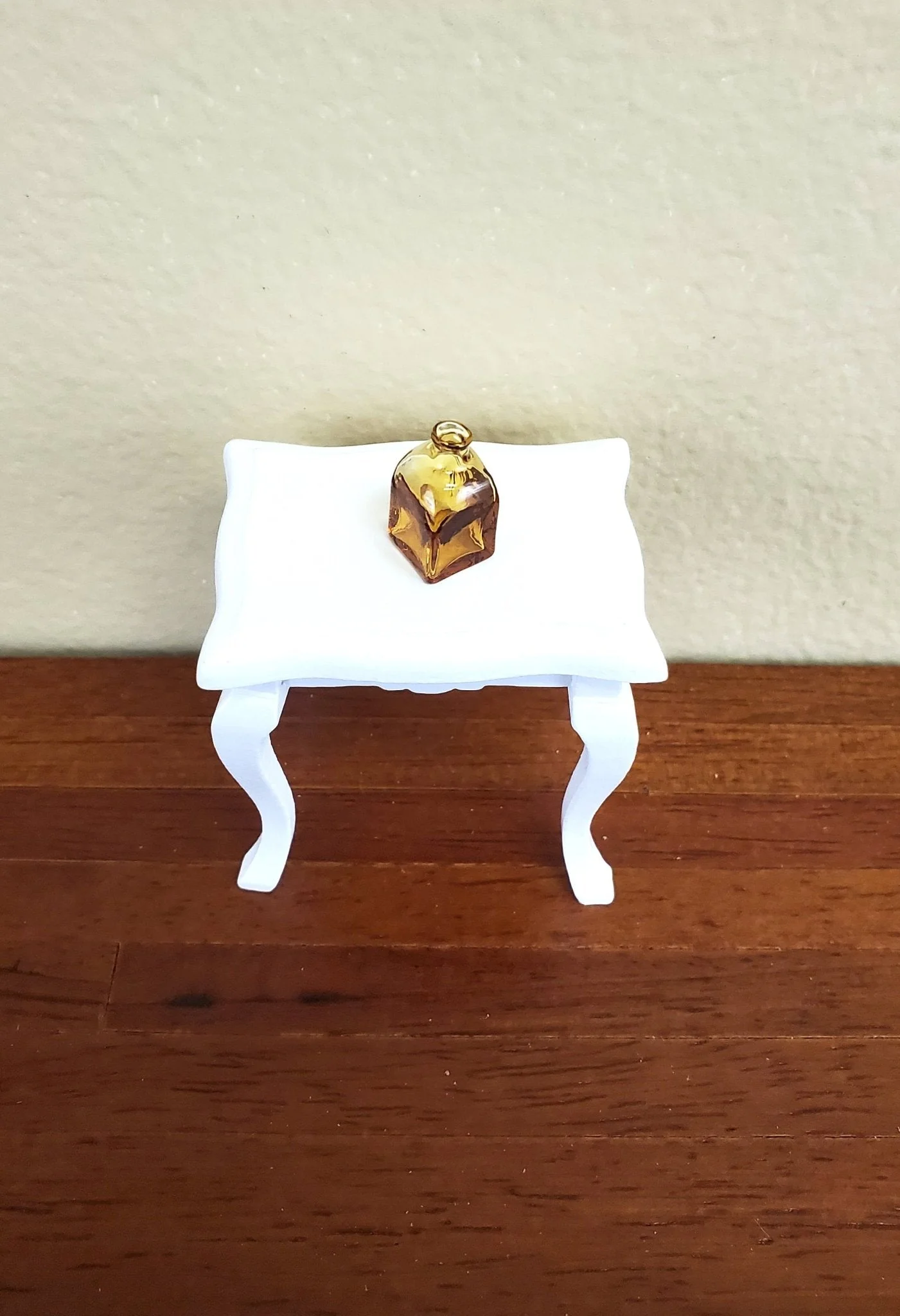 Dollhouse Miniature Amber Bottle Jar Vase Square Bottom 11/16" 1:12 Scale - Image 4