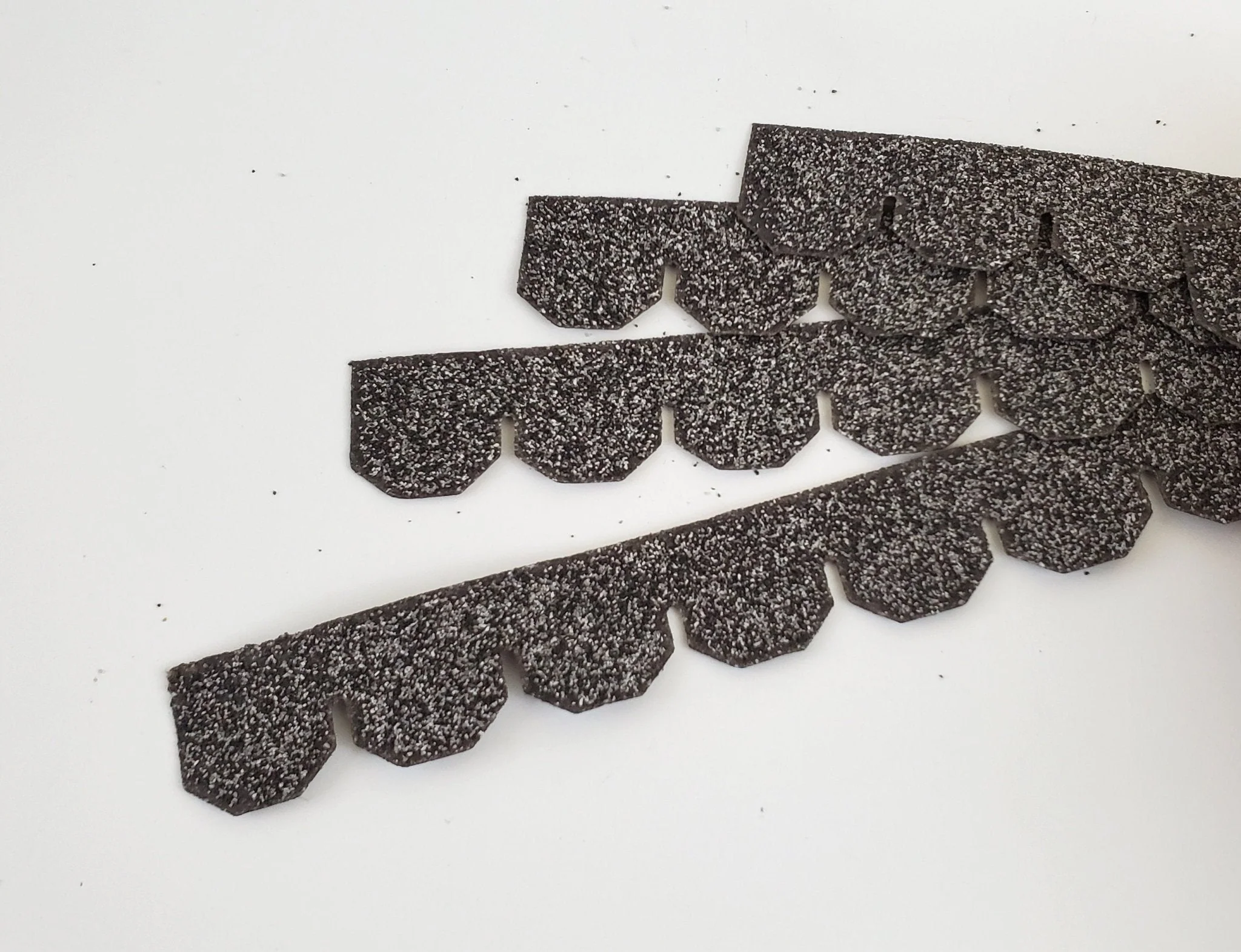 Dollhouse Miniature Asphalt Shingles Salt & Pepper Hexagon 1:12 Scale #4005 144-157 Sq Inches