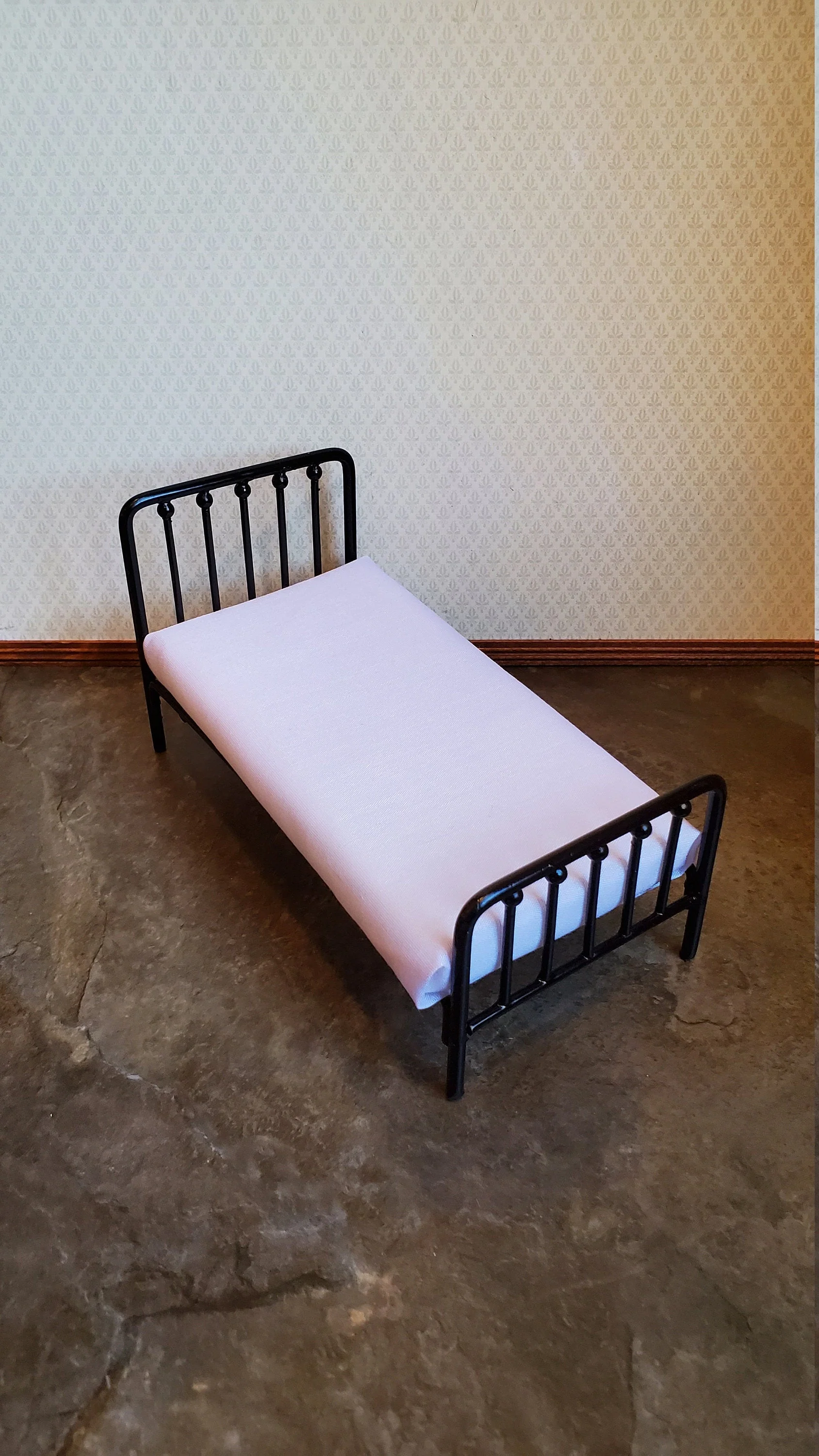 Dollhouse Miniature Bed Black Metal with Mattress Pillow Blanket 1:12 Scale Furniture - Image 5