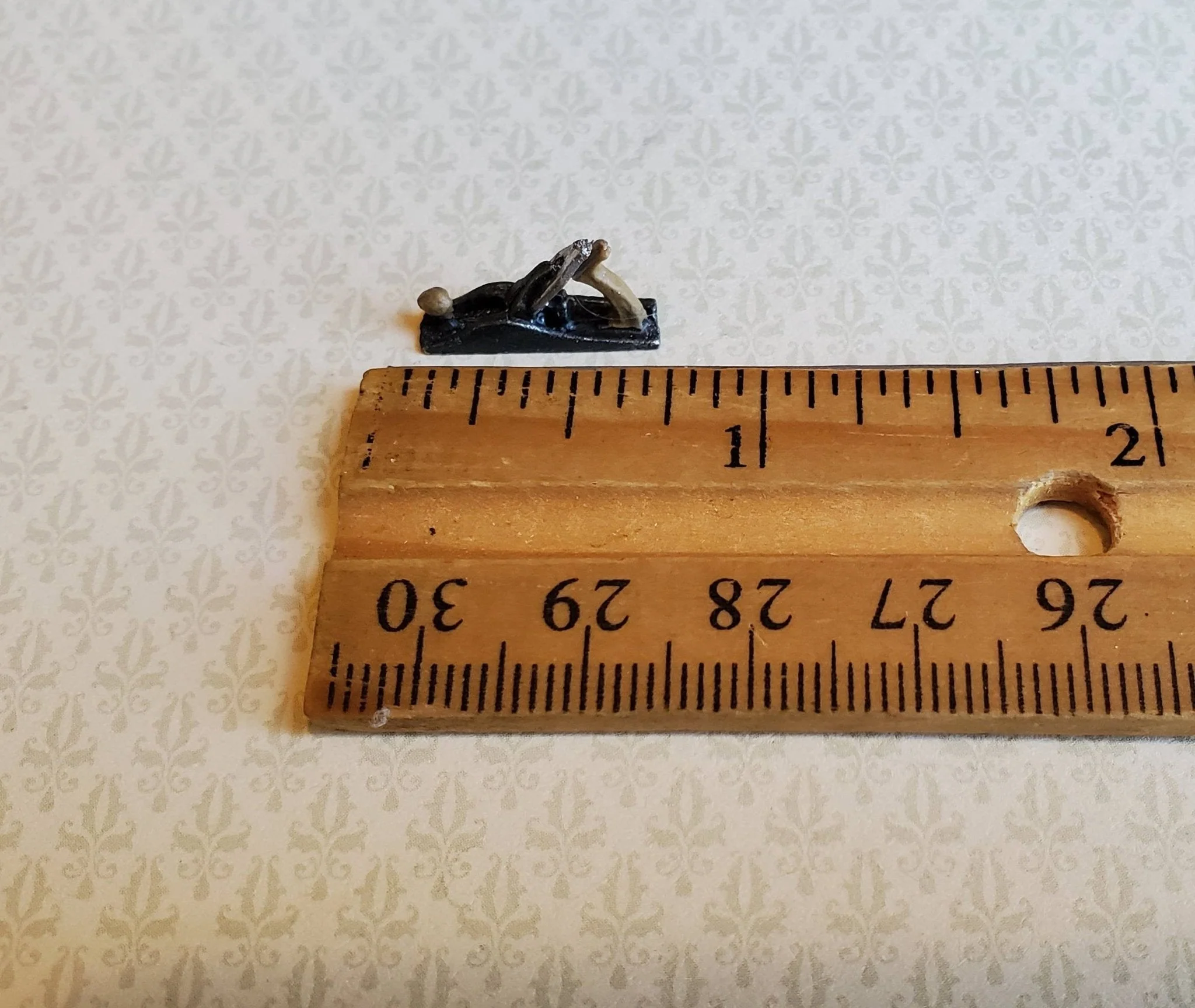 Dollhouse Miniature Bench Plane Wood Planer 1:12 Scale Woodworking Tool Painted Metal - Image 4