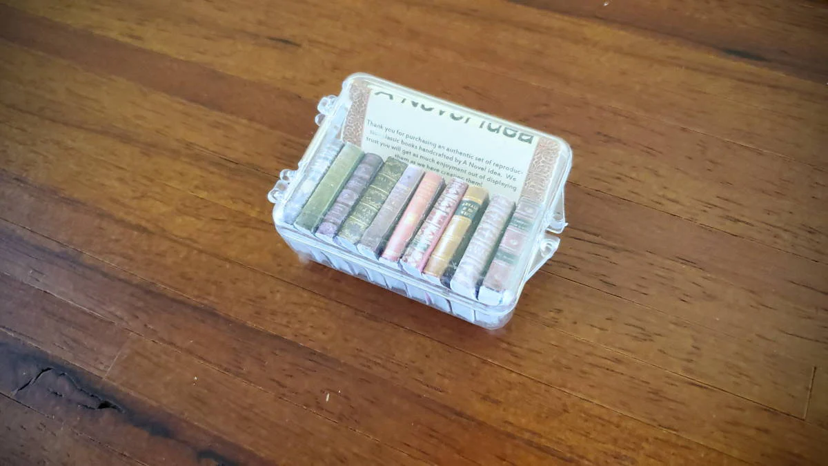 Dollhouse Miniature Book Set x10 Antique Style Set #1 1:12 Scale (blank inside) - Image 5