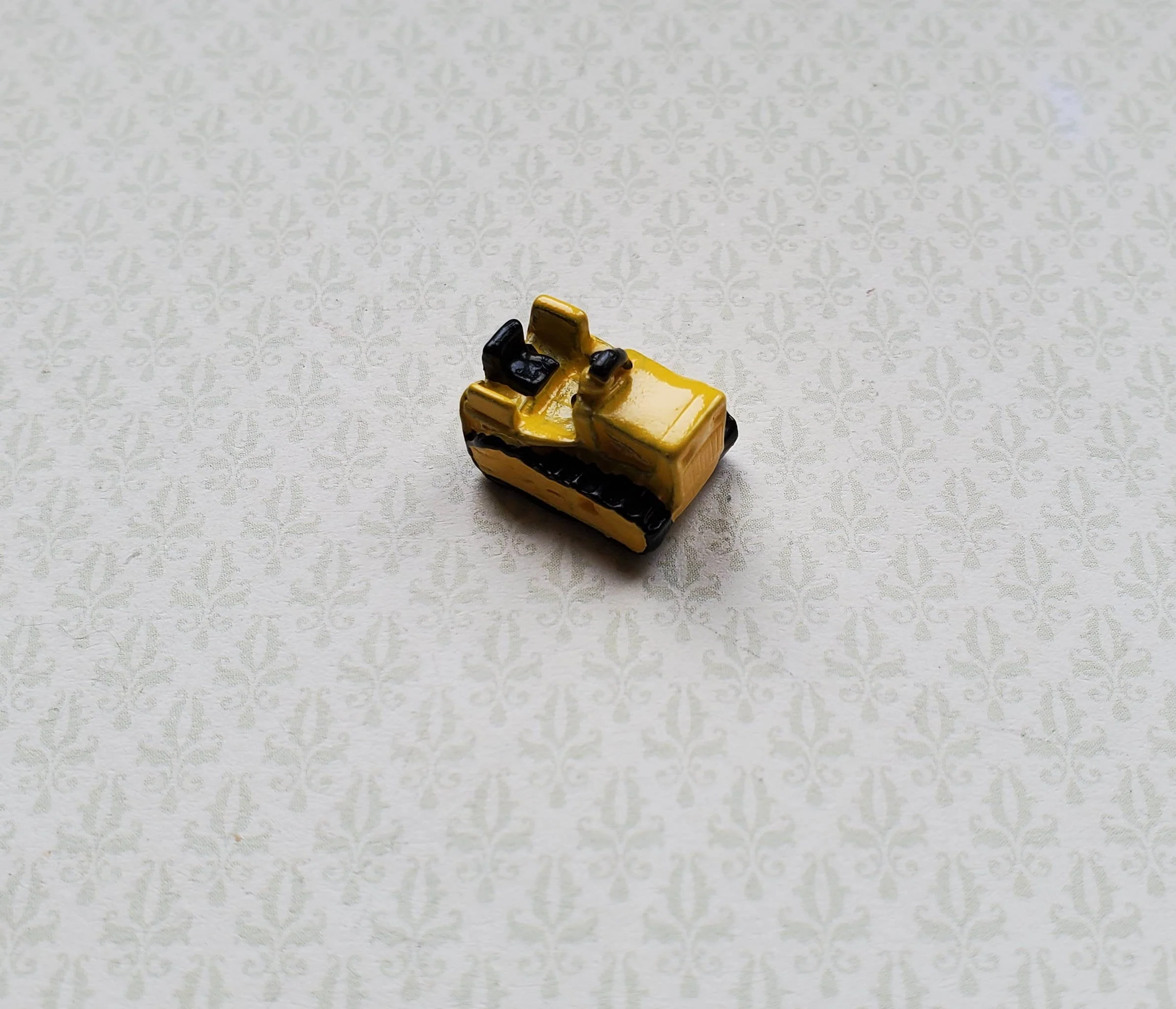 Dollhouse Miniature Bulldozer Tractor Toy Yellow & Black Metal 1:12 Scale - Image 4