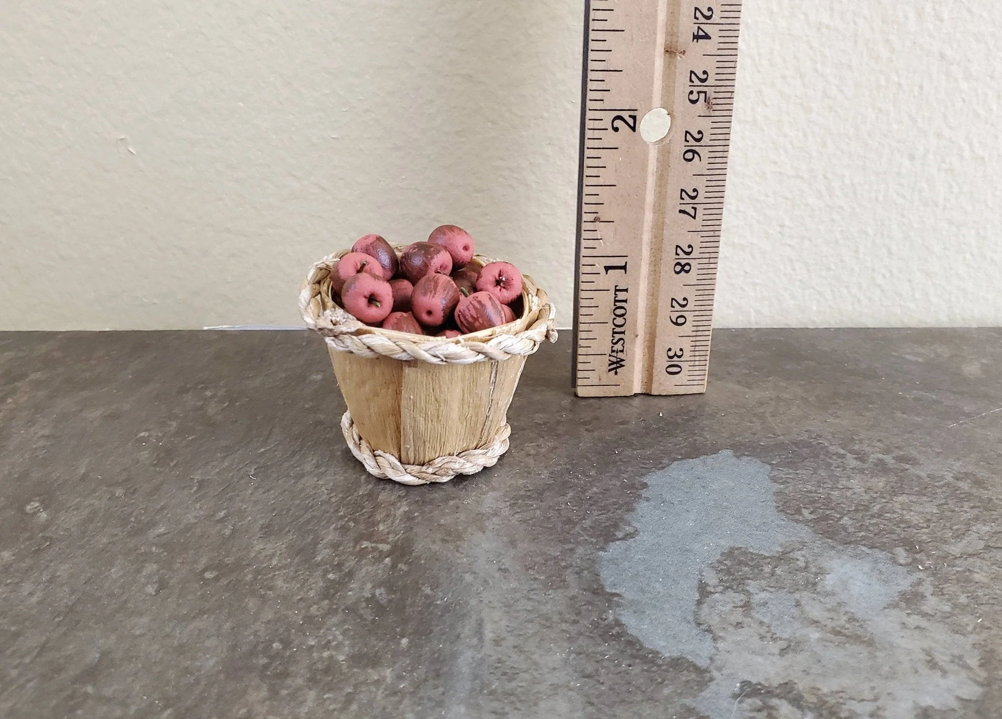 Dollhouse Miniature Bushel Basket of Red Apples 1:12 Scale Kitchen Food - Image 2