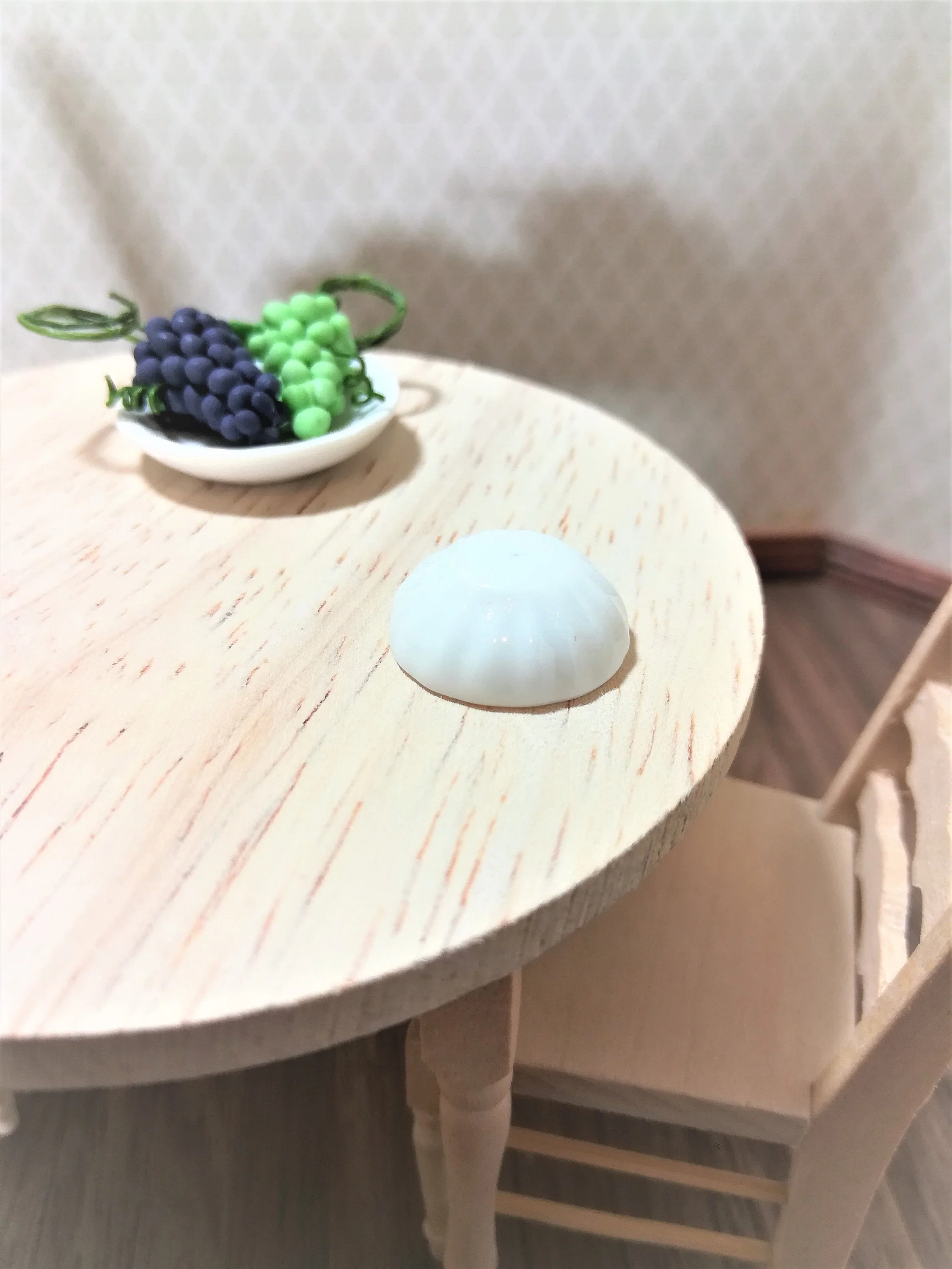 Dollhouse Ceramic Bowls Set of 2 White Fluted Edges 1:12 Scale Miniature Kitchen - Image 4