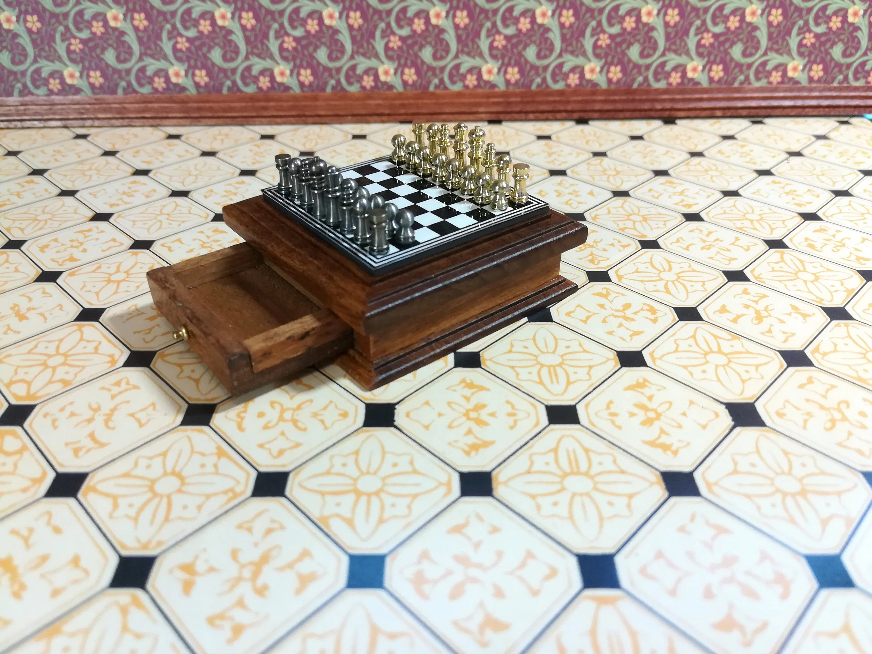Miniature Chess Set with Metal Magnetic Chess Pieces and Storage Drawer 1:12 - Image 3