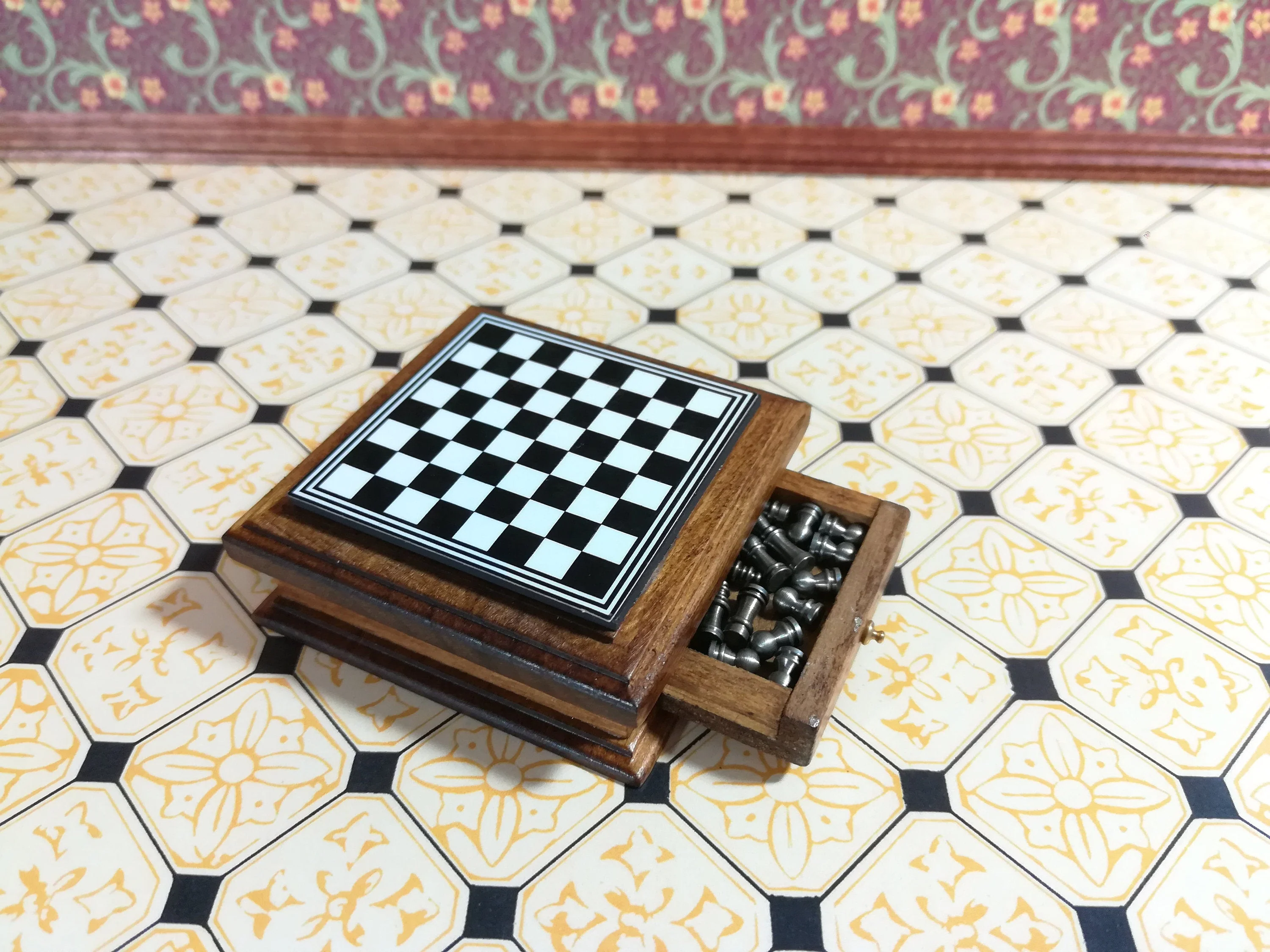 Miniature Chess Set with Metal Magnetic Chess Pieces and Storage Drawer 1:12 - Image 4
