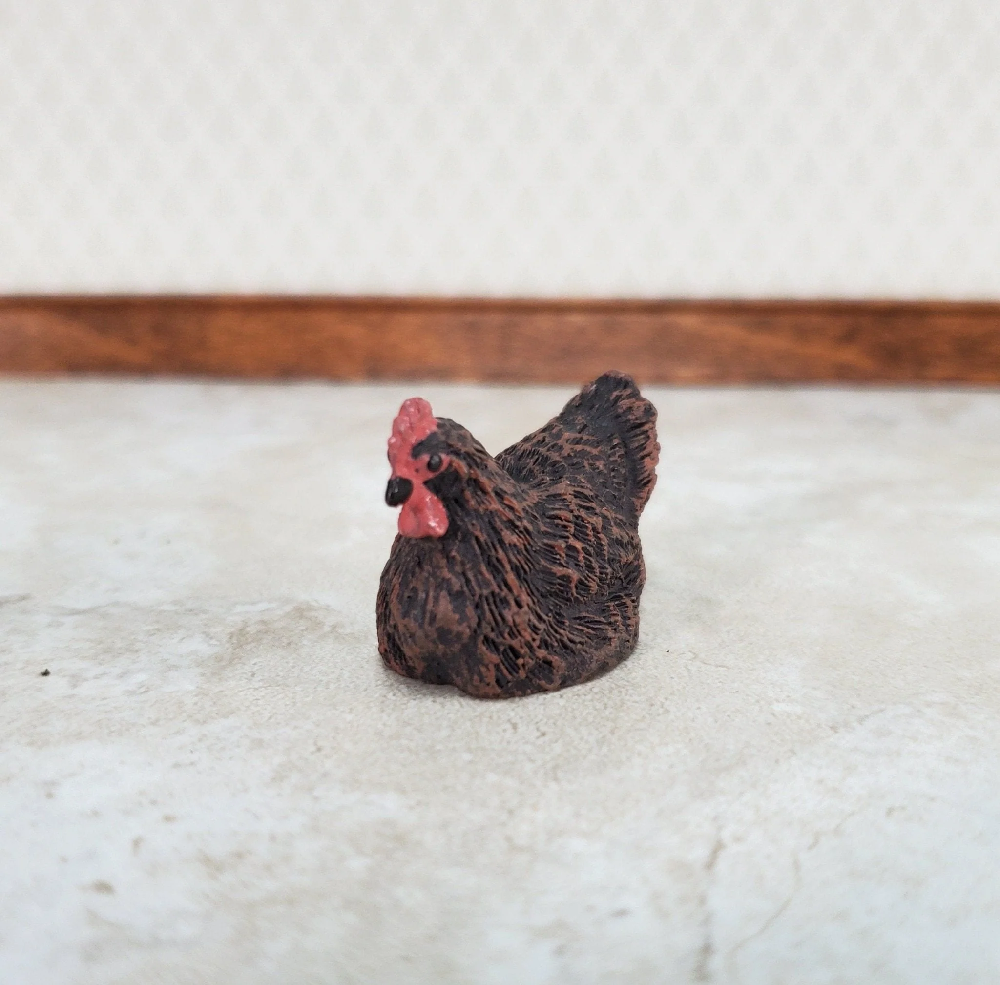 Dollhouse Miniature Chicken Hen Brown Sitting Cast Resin 1:12 Scale Pet Farm