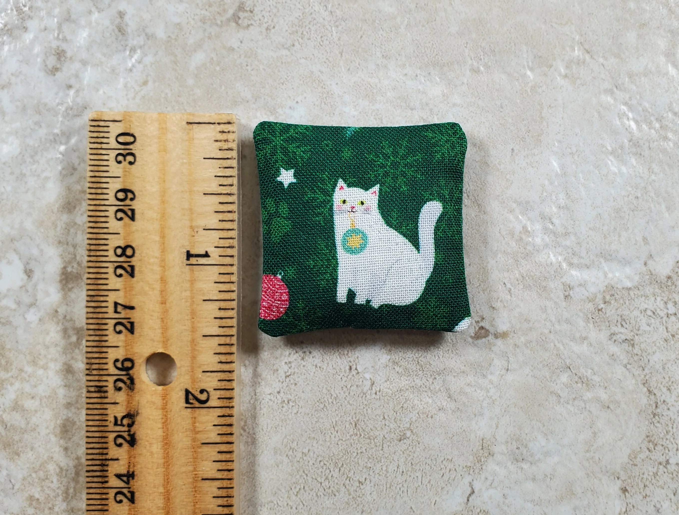 Dollhouse Miniature Christmas Cat Green Handmade 1:12 Scale 1 1/2" - Image 3