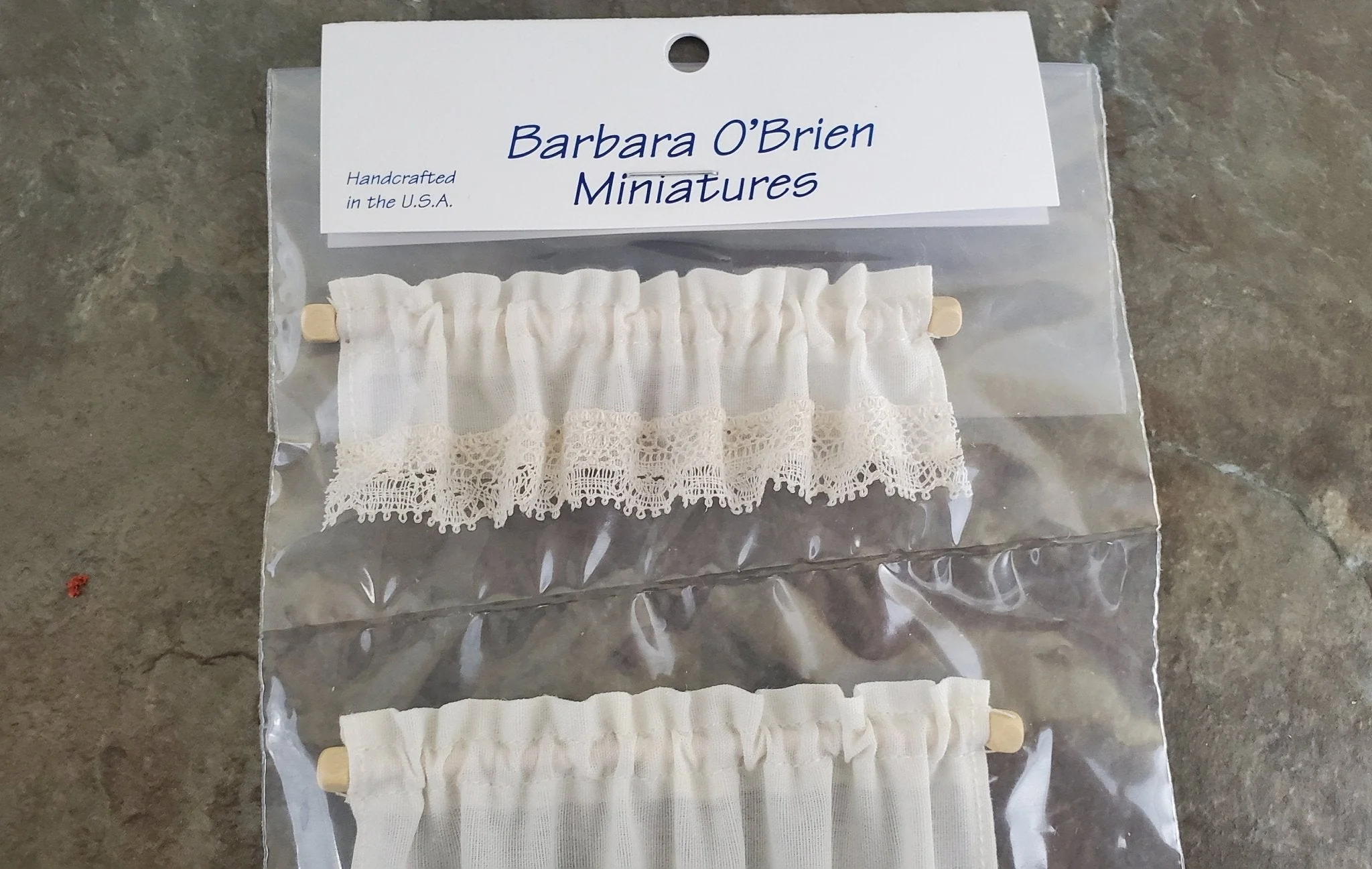 Dollhouse Miniature Curtains & Valance White with Lace Curtain Rod 1:12 Scale - Image 3